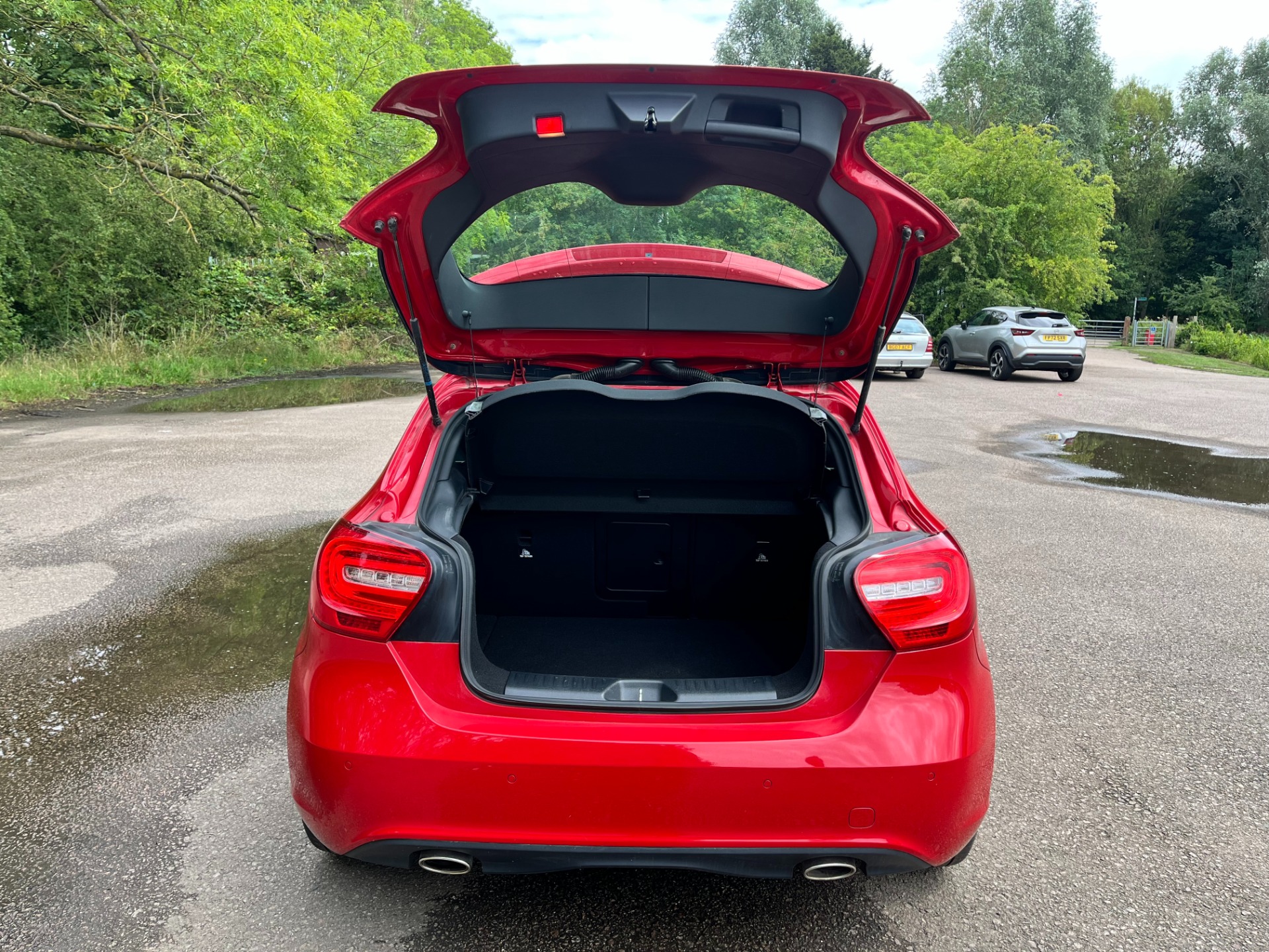 MERCEDES-BENZ A-CLASS A180