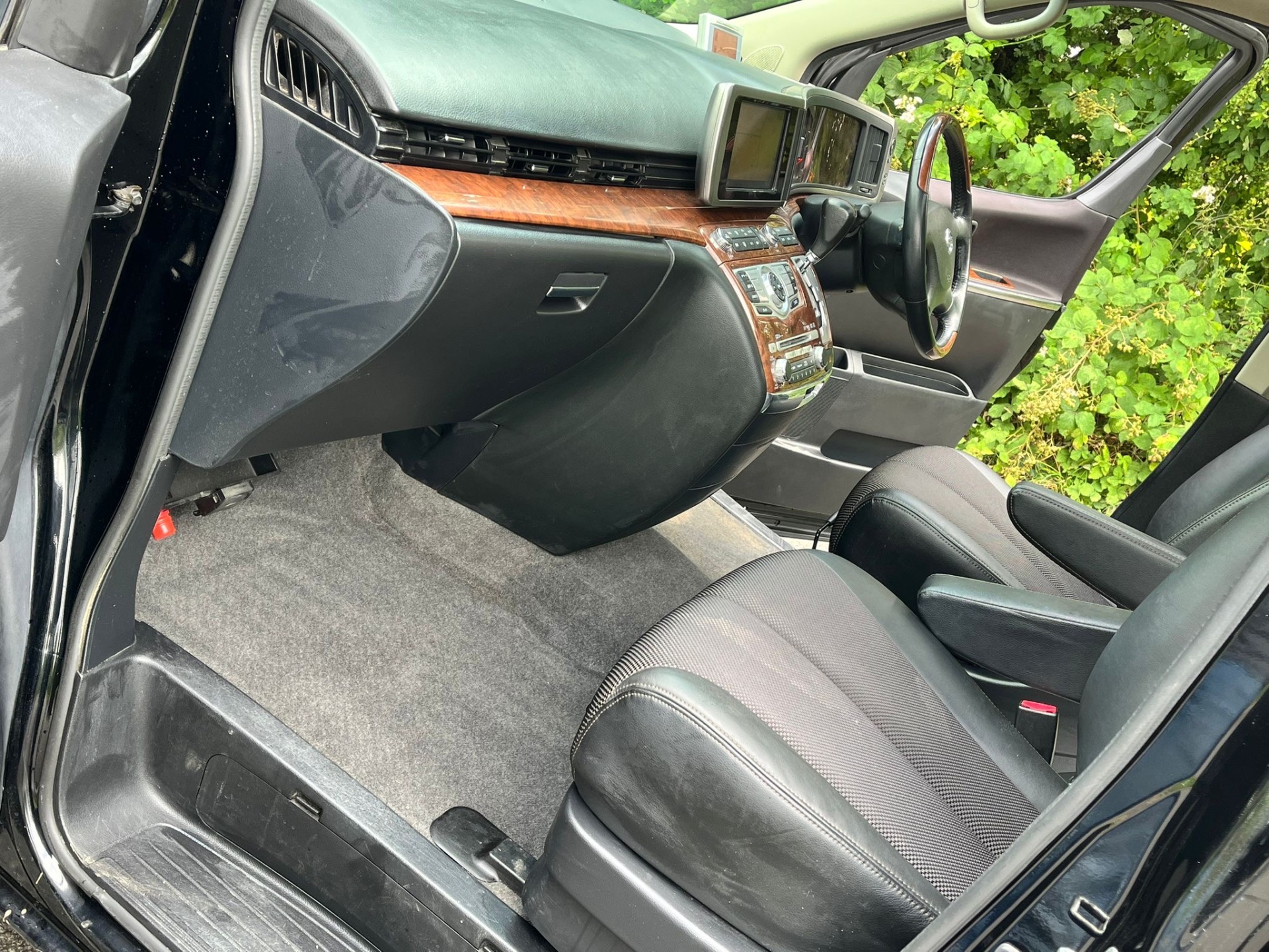 NISSAN ELGRAND 3.5 V6 Auto 8 Seater mpv 4X4