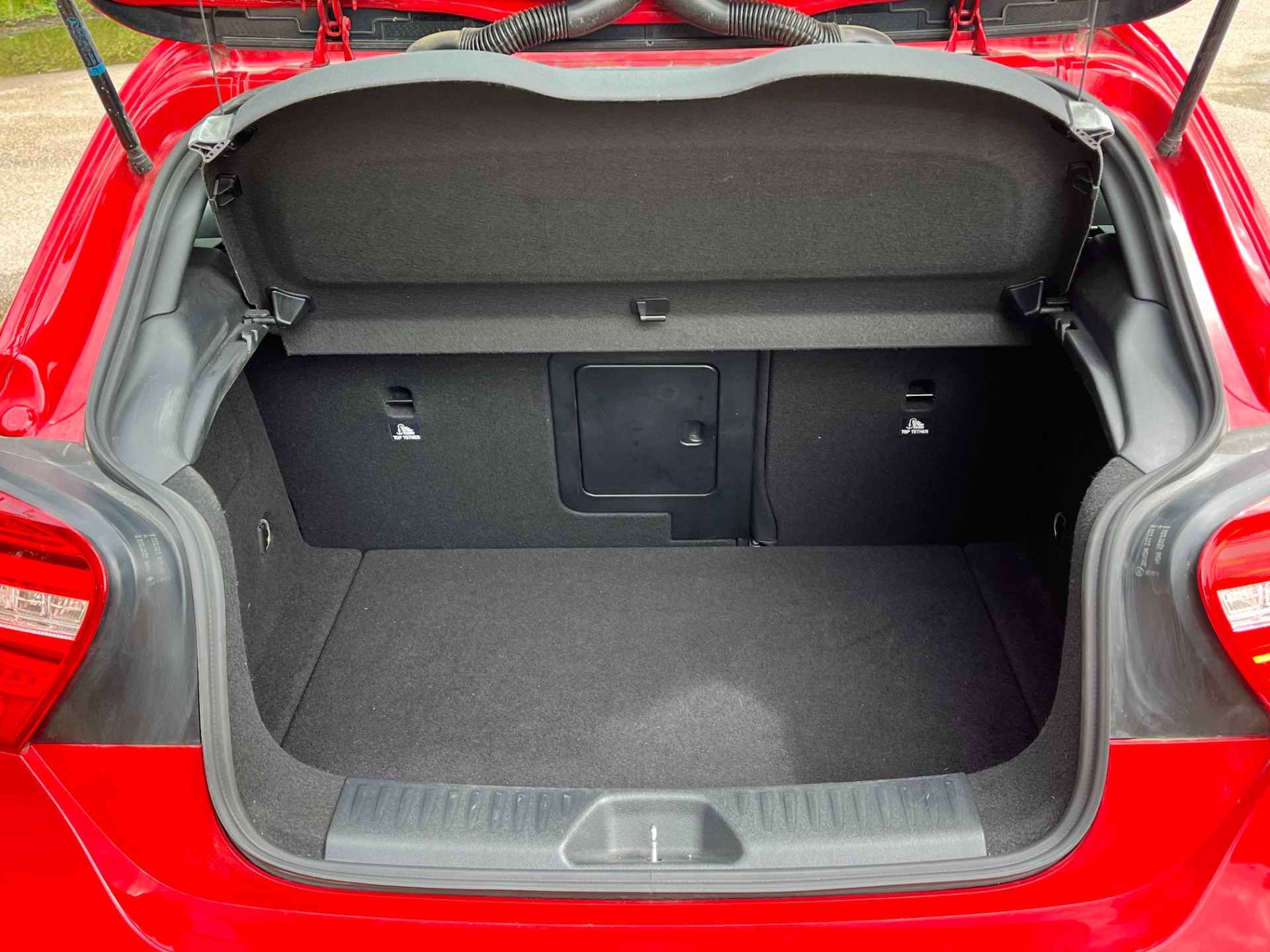 MERCEDES-BENZ A-CLASS A180