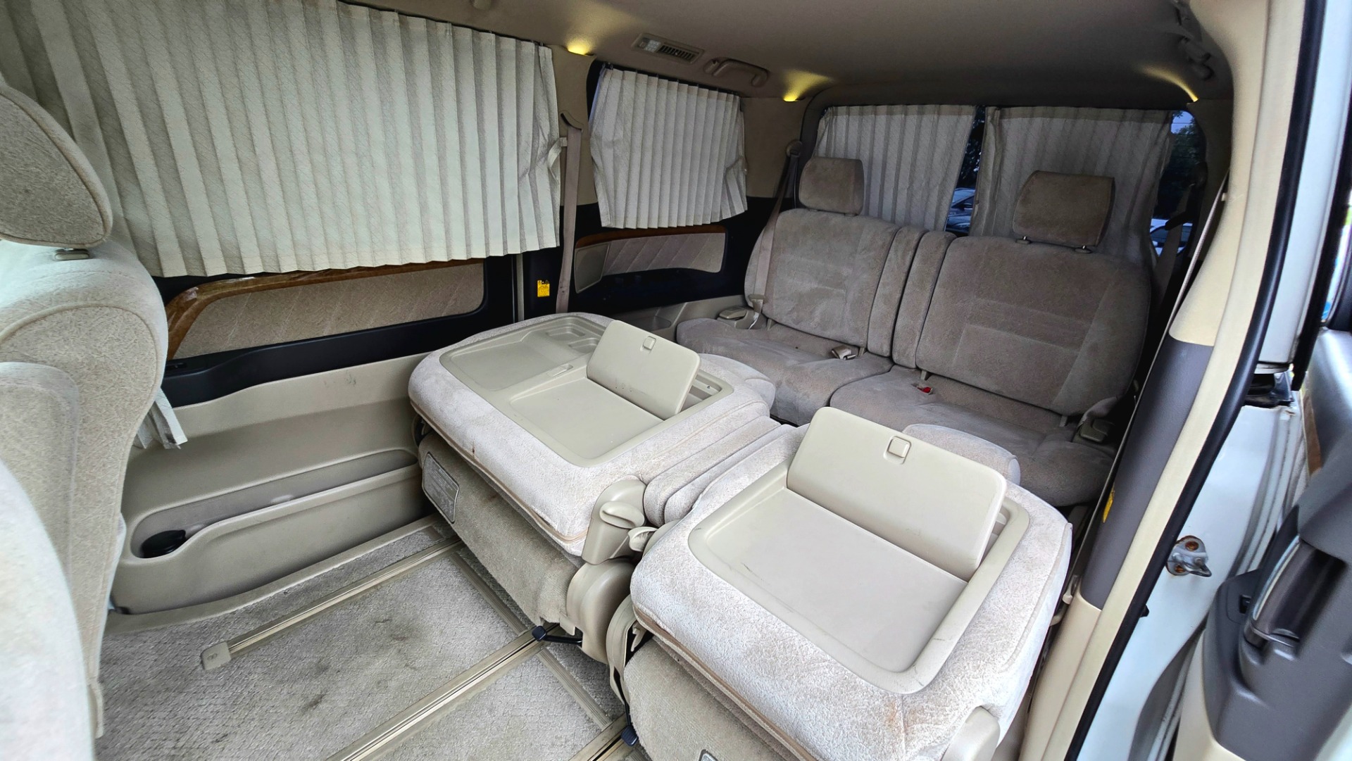 TOYOTA ALPHARD 3.0 Auto V6 8 Seater MPV