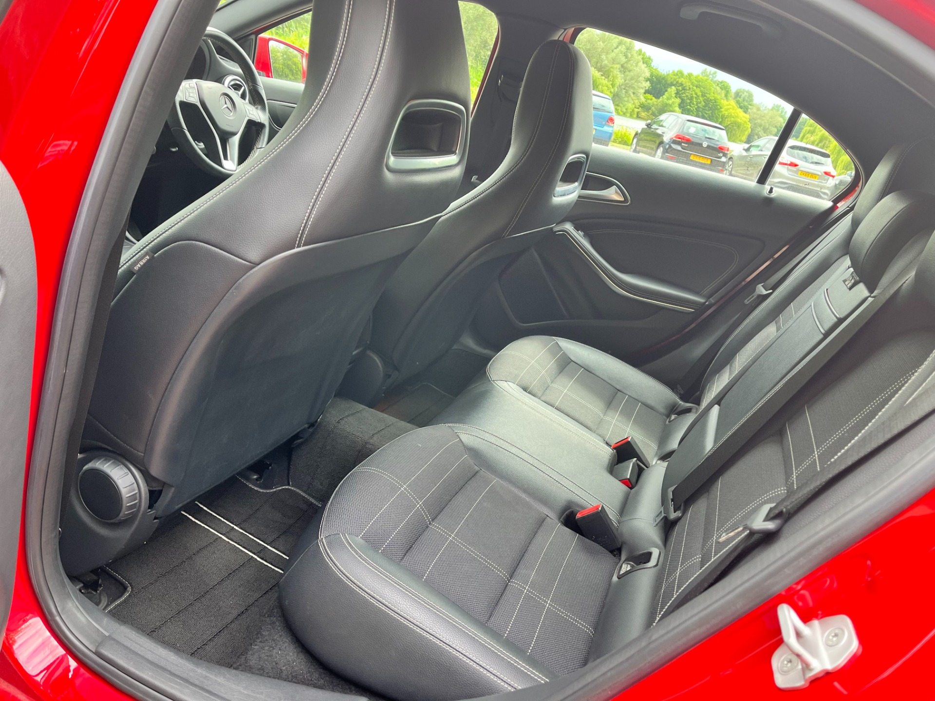 MERCEDES-BENZ A-CLASS A180