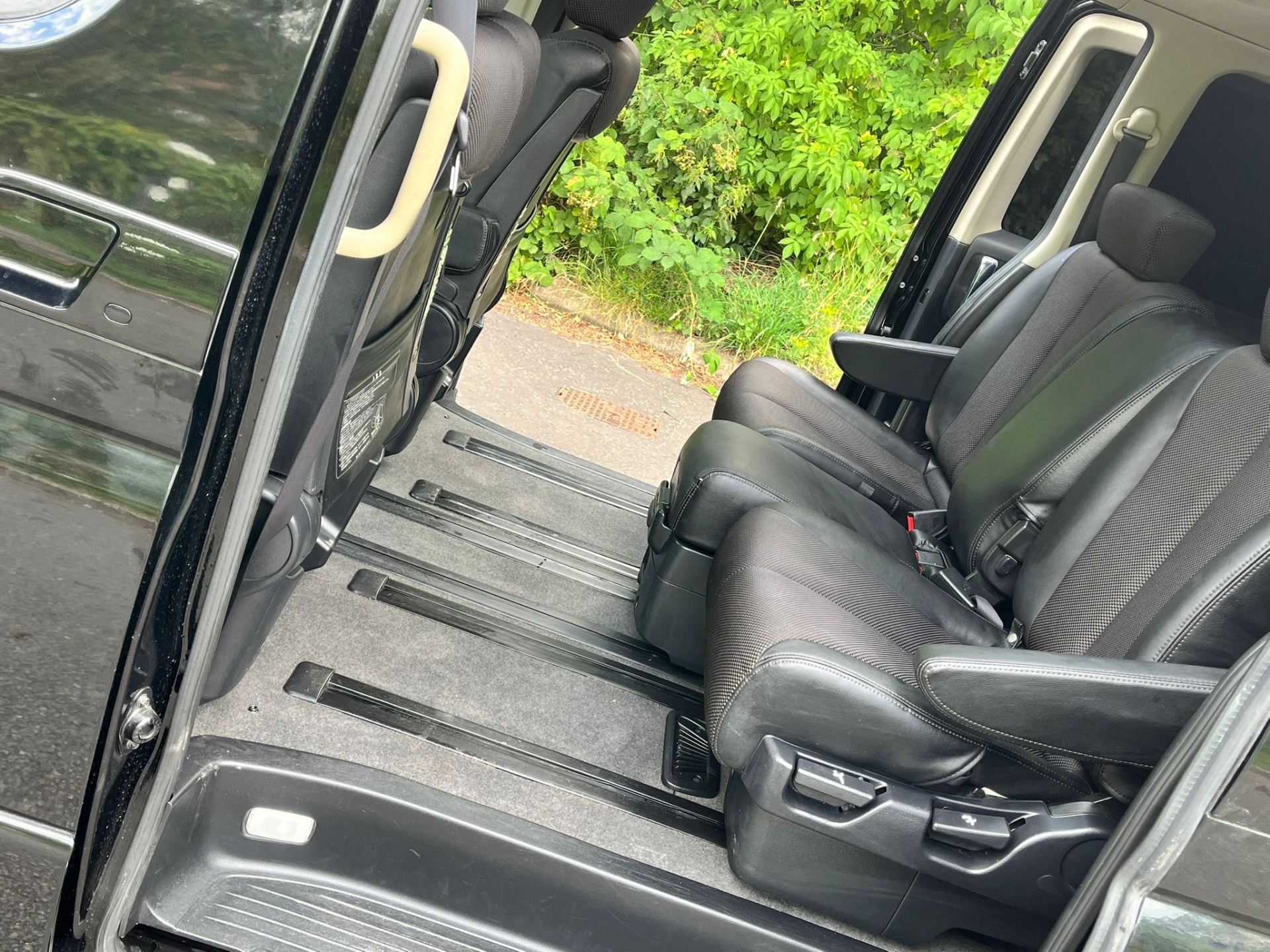 NISSAN ELGRAND 3.5 V6 Auto 8 Seater mpv 4X4