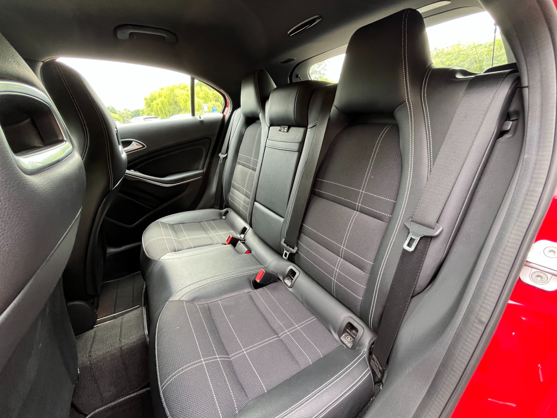 MERCEDES-BENZ A-CLASS A180