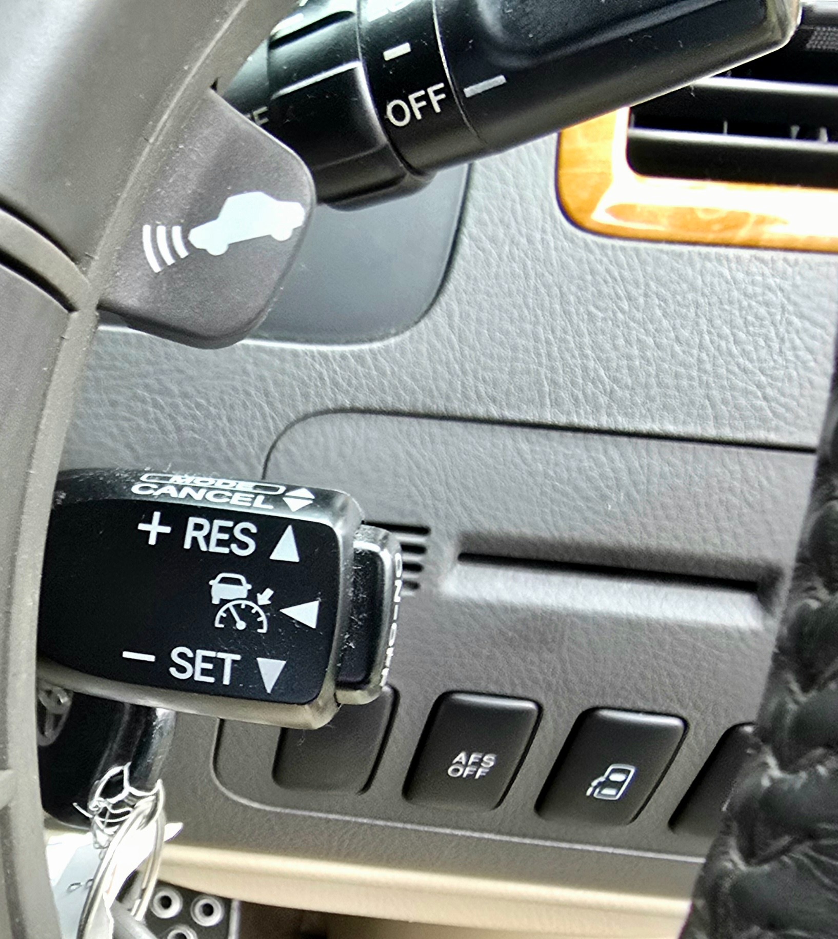 TOYOTA ALPHARD 3.0 Auto V6 8 Seater MPV