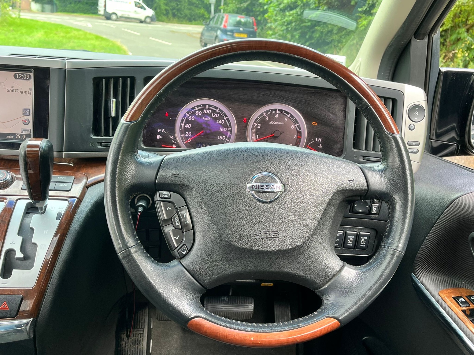 NISSAN ELGRAND 3.5 V6 Auto 8 Seater mpv 4X4