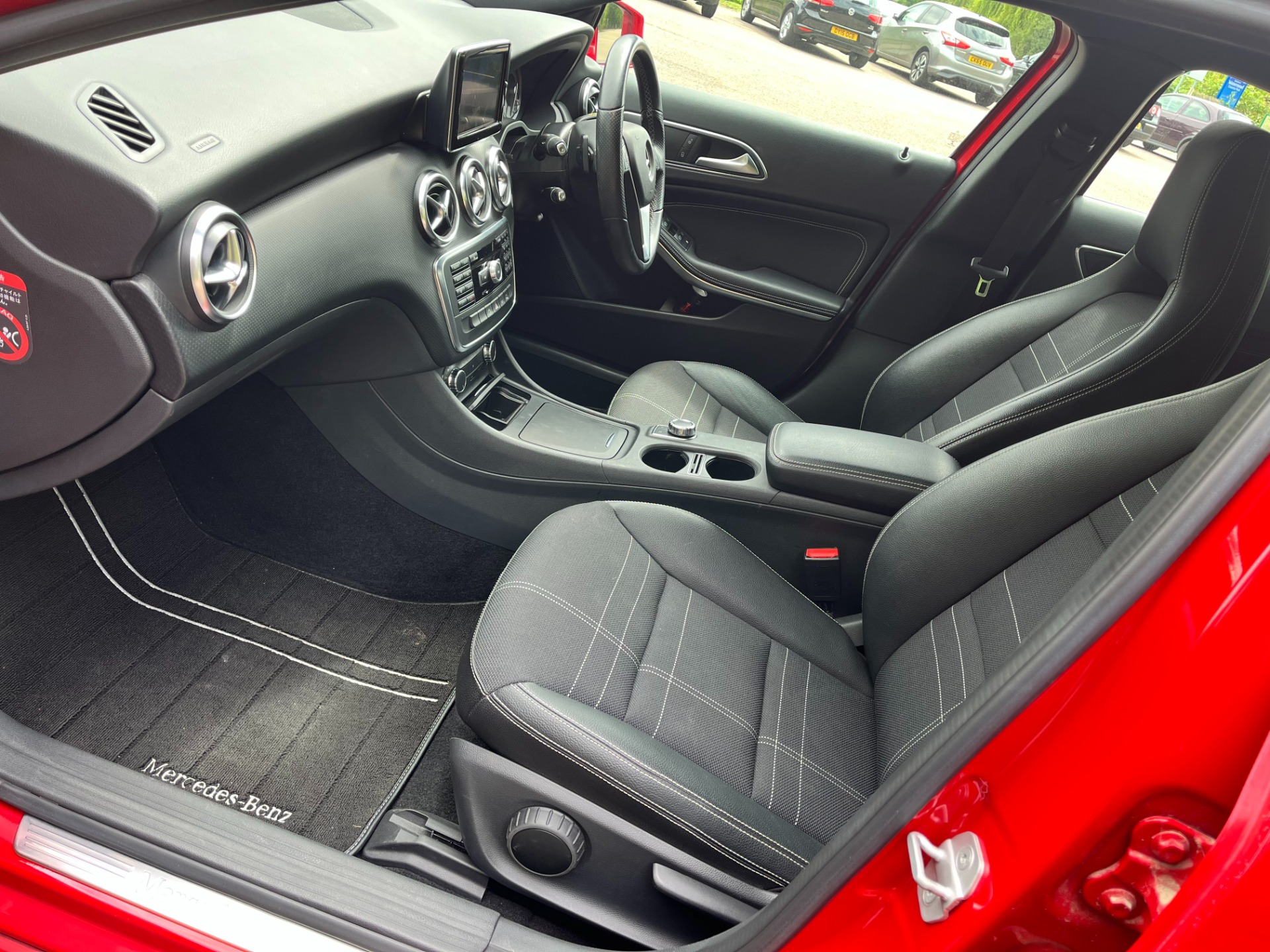 MERCEDES-BENZ A-CLASS A180