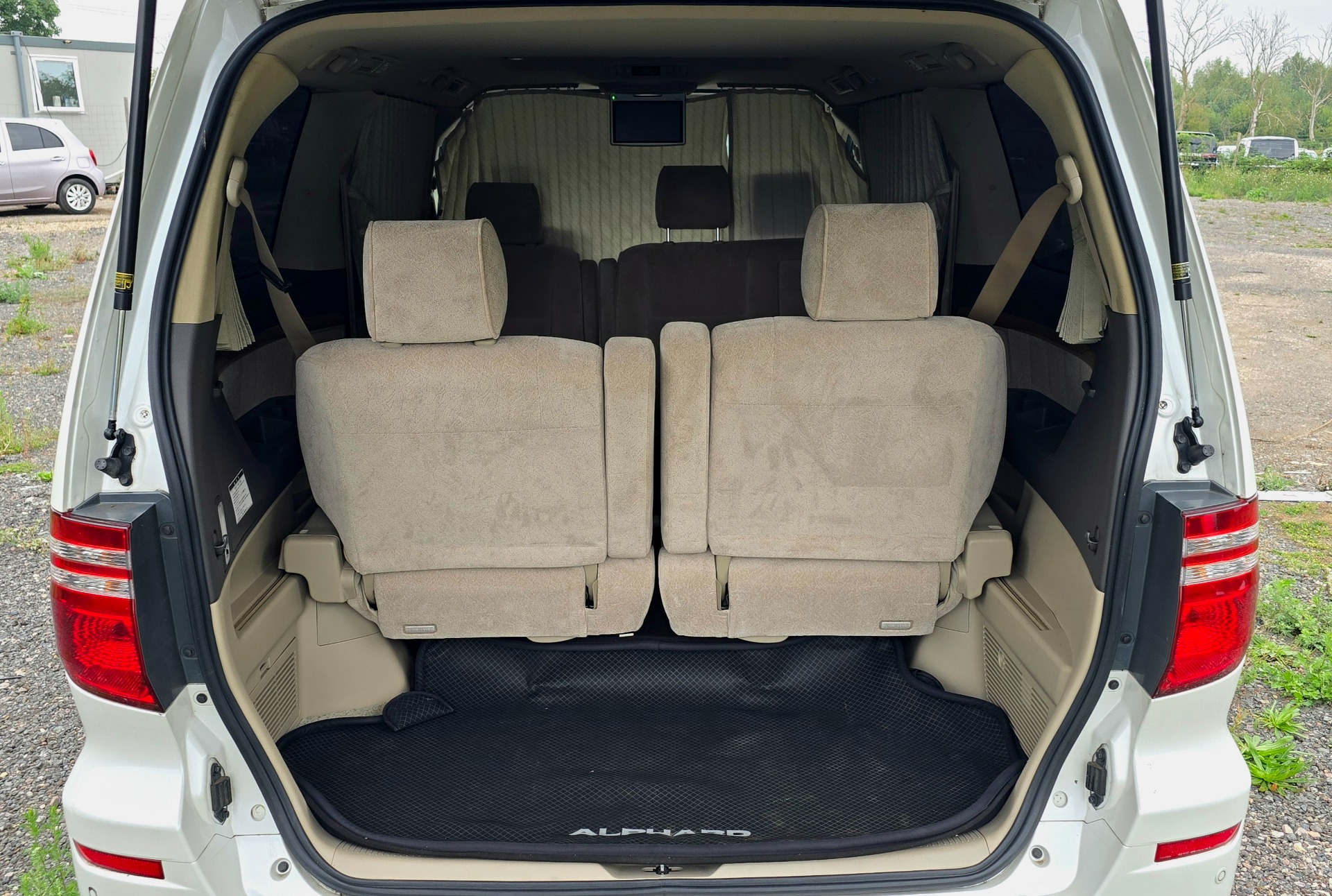 TOYOTA ALPHARD 3.0 Auto V6 8 Seater MPV