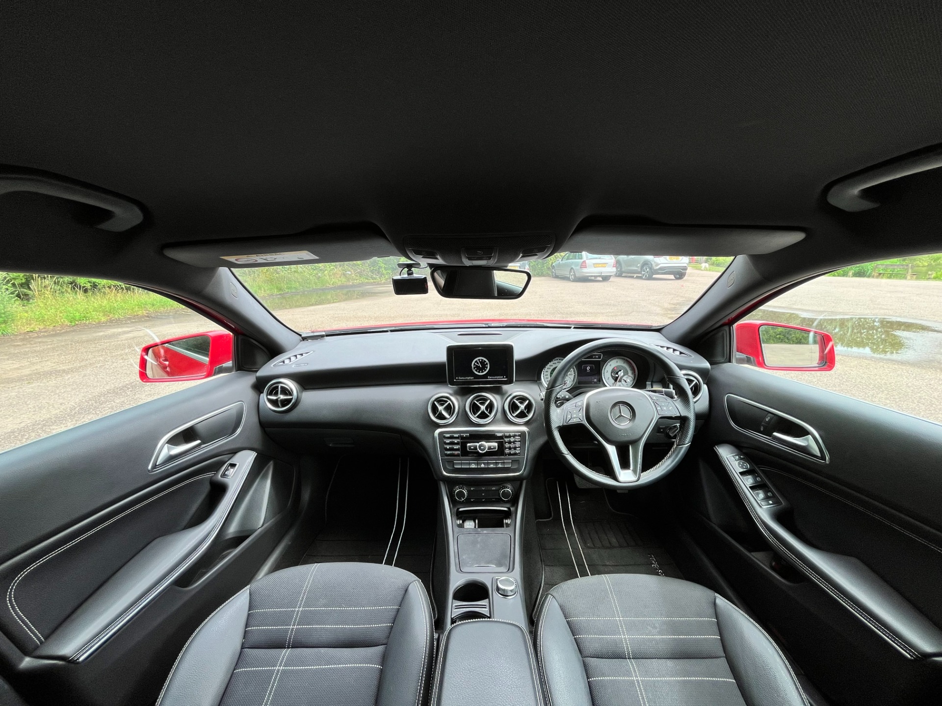 MERCEDES-BENZ A-CLASS A180