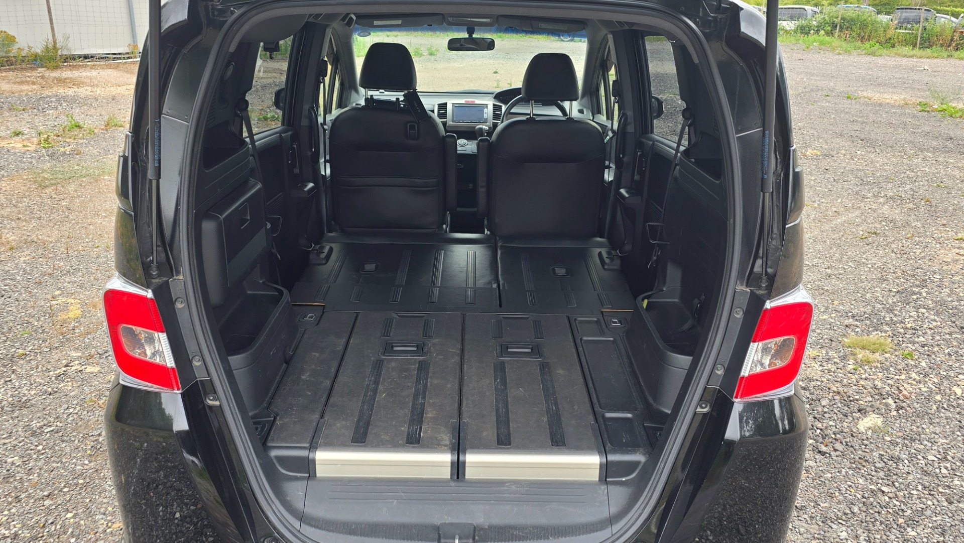 HONDA FREED SPIKE HYBRID 1.5 Auto 5 Seater MPV