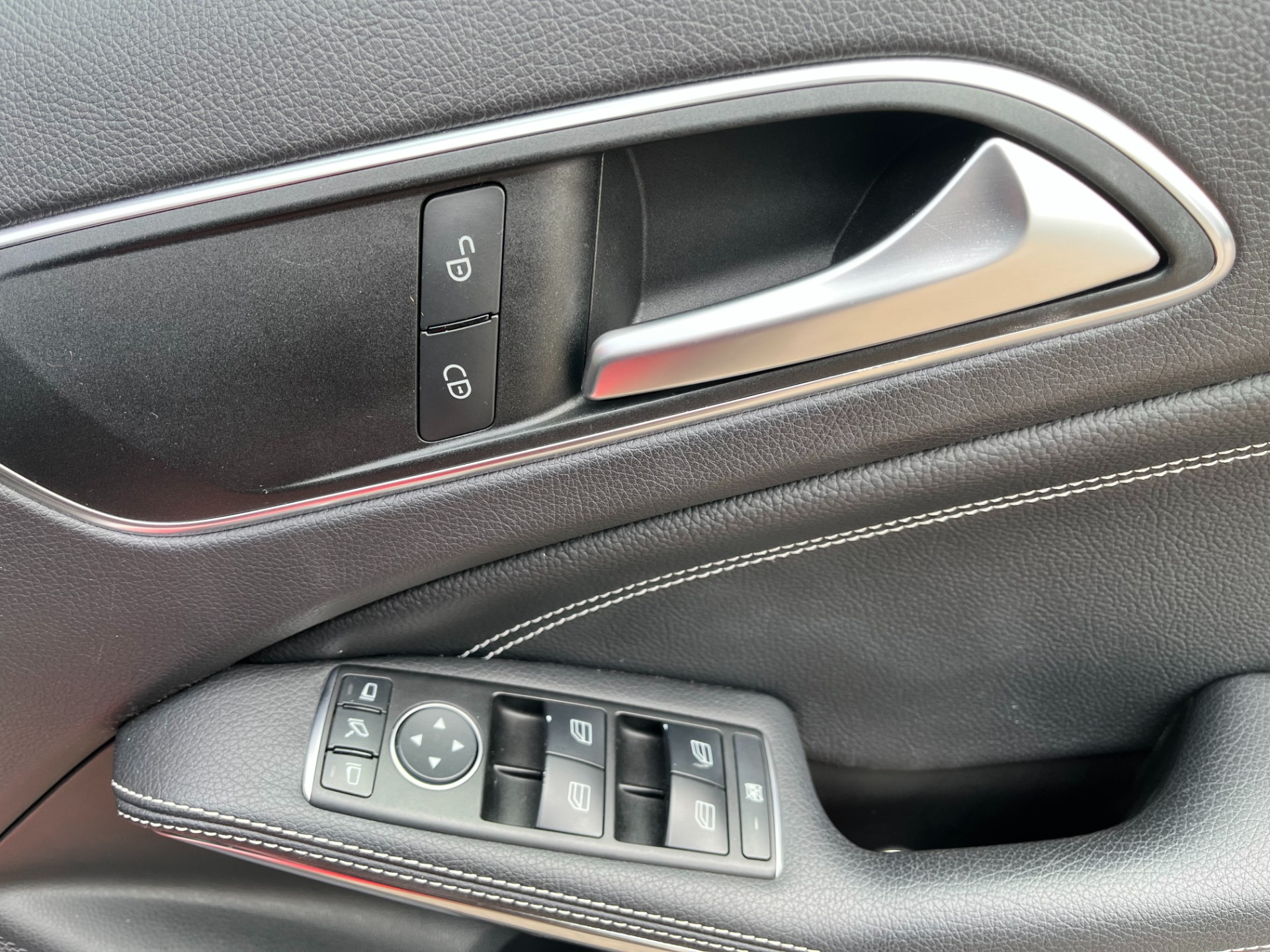 MERCEDES-BENZ A-CLASS A180