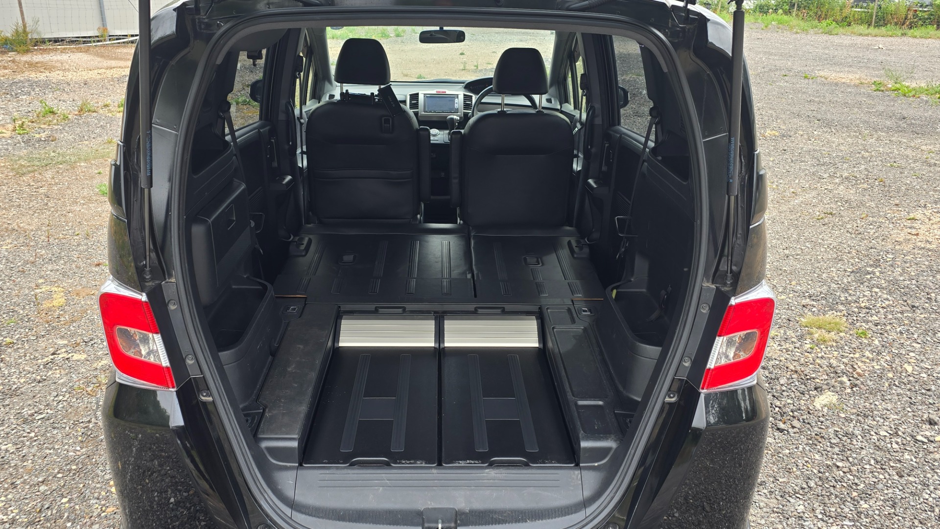 HONDA FREED SPIKE HYBRID 1.5 Auto 5 Seater MPV