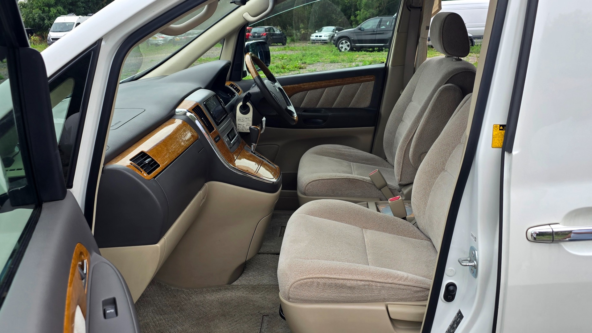 TOYOTA ALPHARD 3.0 Auto V6 8 Seater MPV