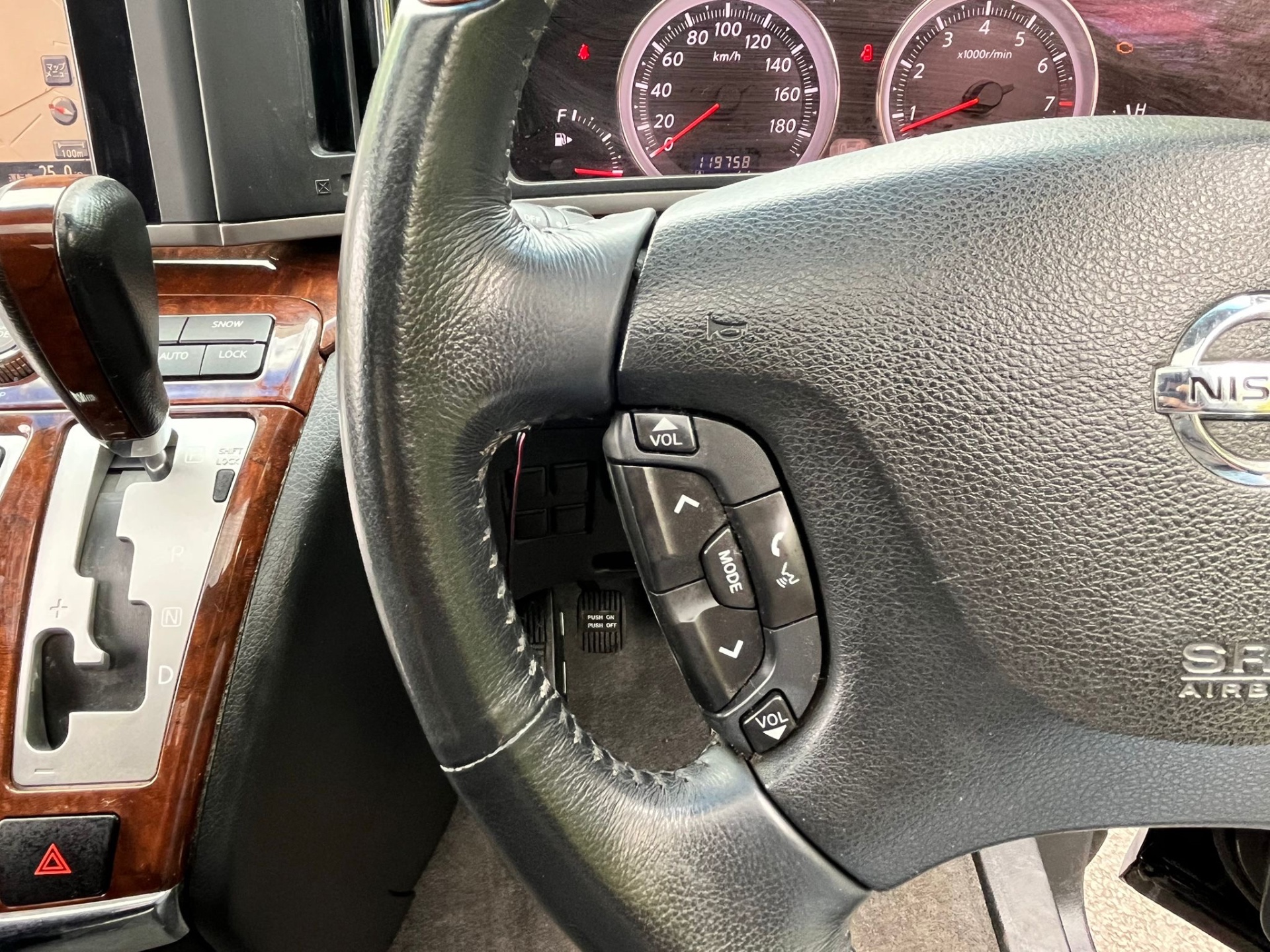 NISSAN ELGRAND 3.5 V6 Auto 8 Seater mpv 4X4