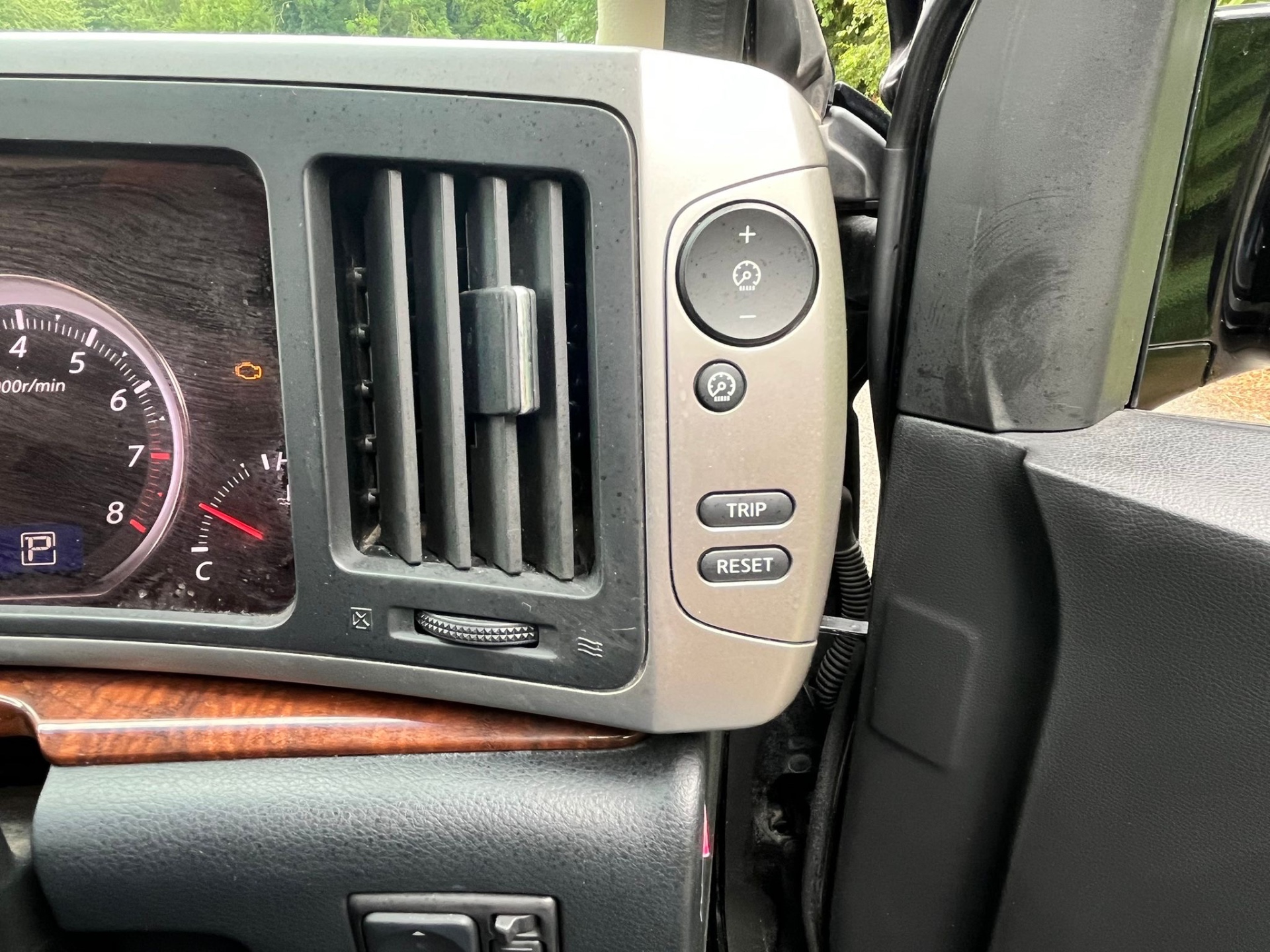 NISSAN ELGRAND 3.5 V6 Auto 8 Seater mpv 4X4