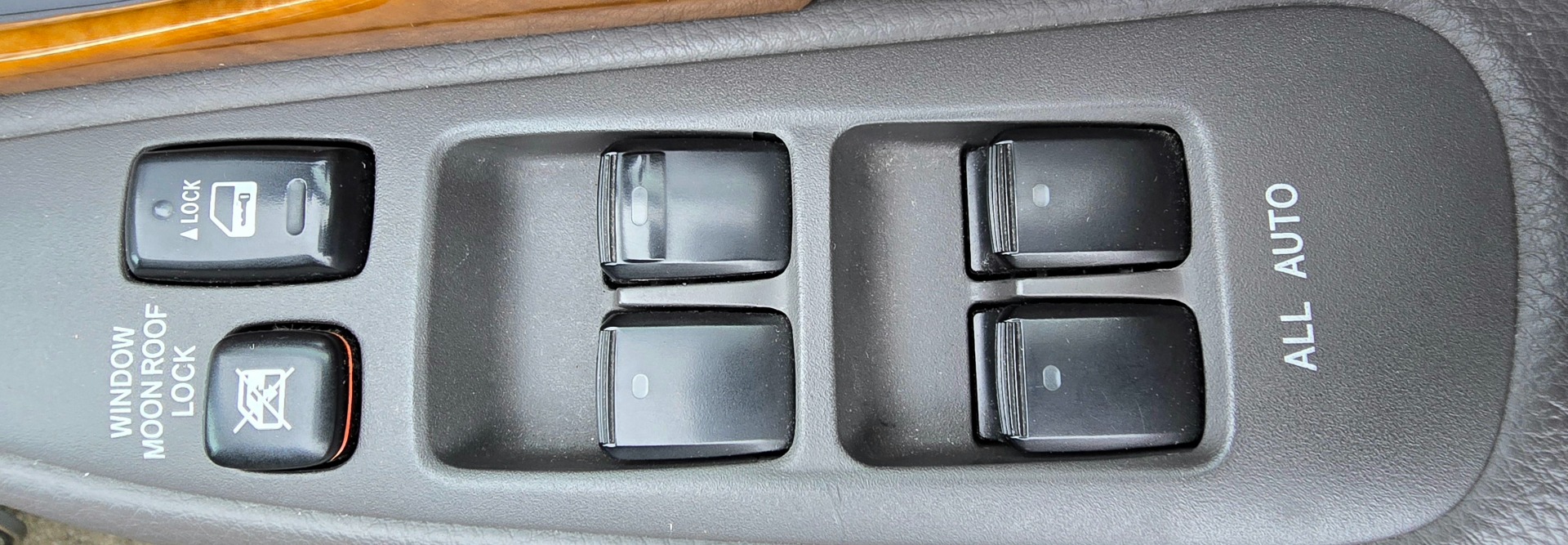 TOYOTA ALPHARD 3.0 Auto V6 8 Seater MPV
