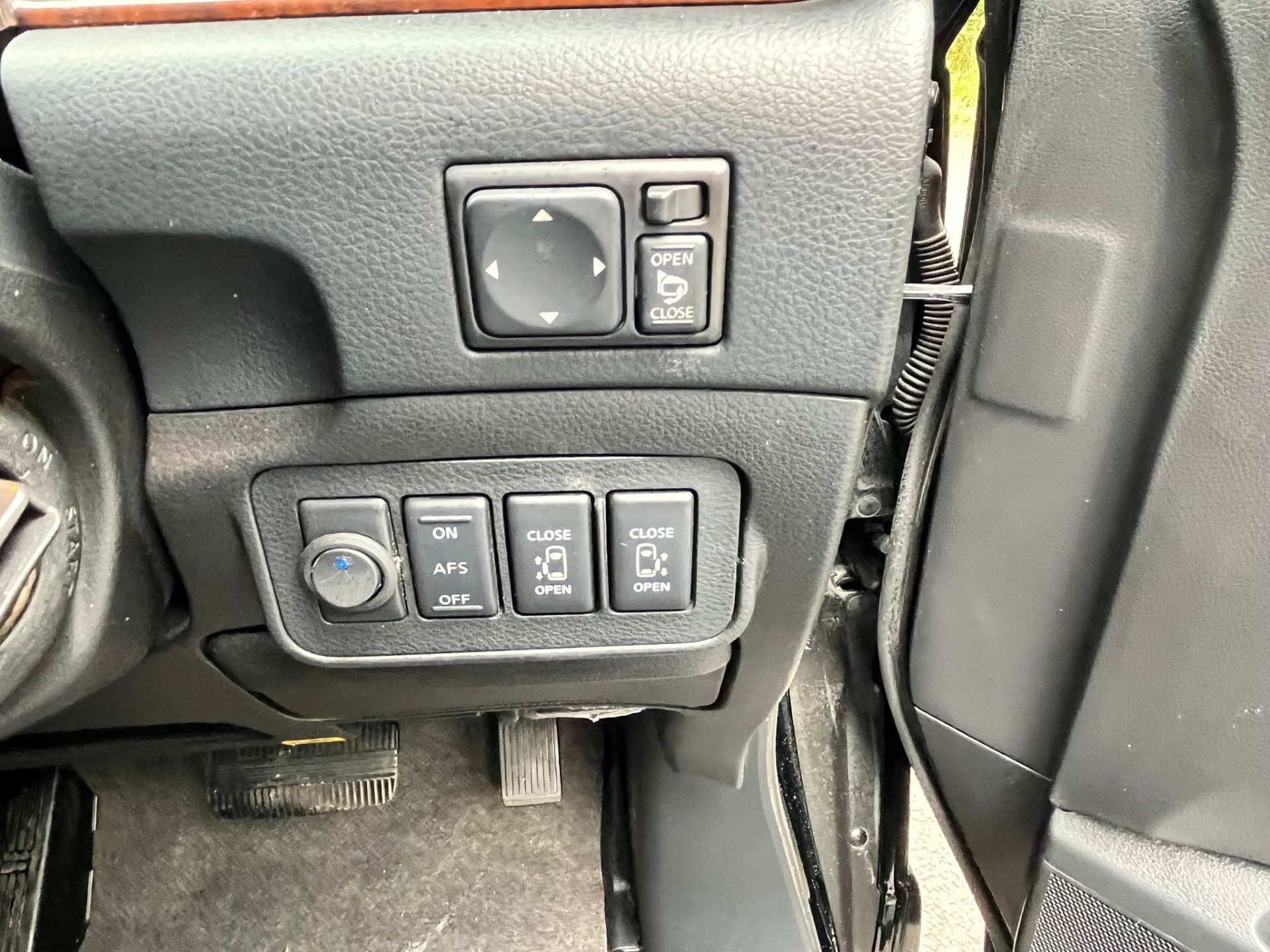 NISSAN ELGRAND 3.5 V6 Auto 8 Seater mpv 4X4