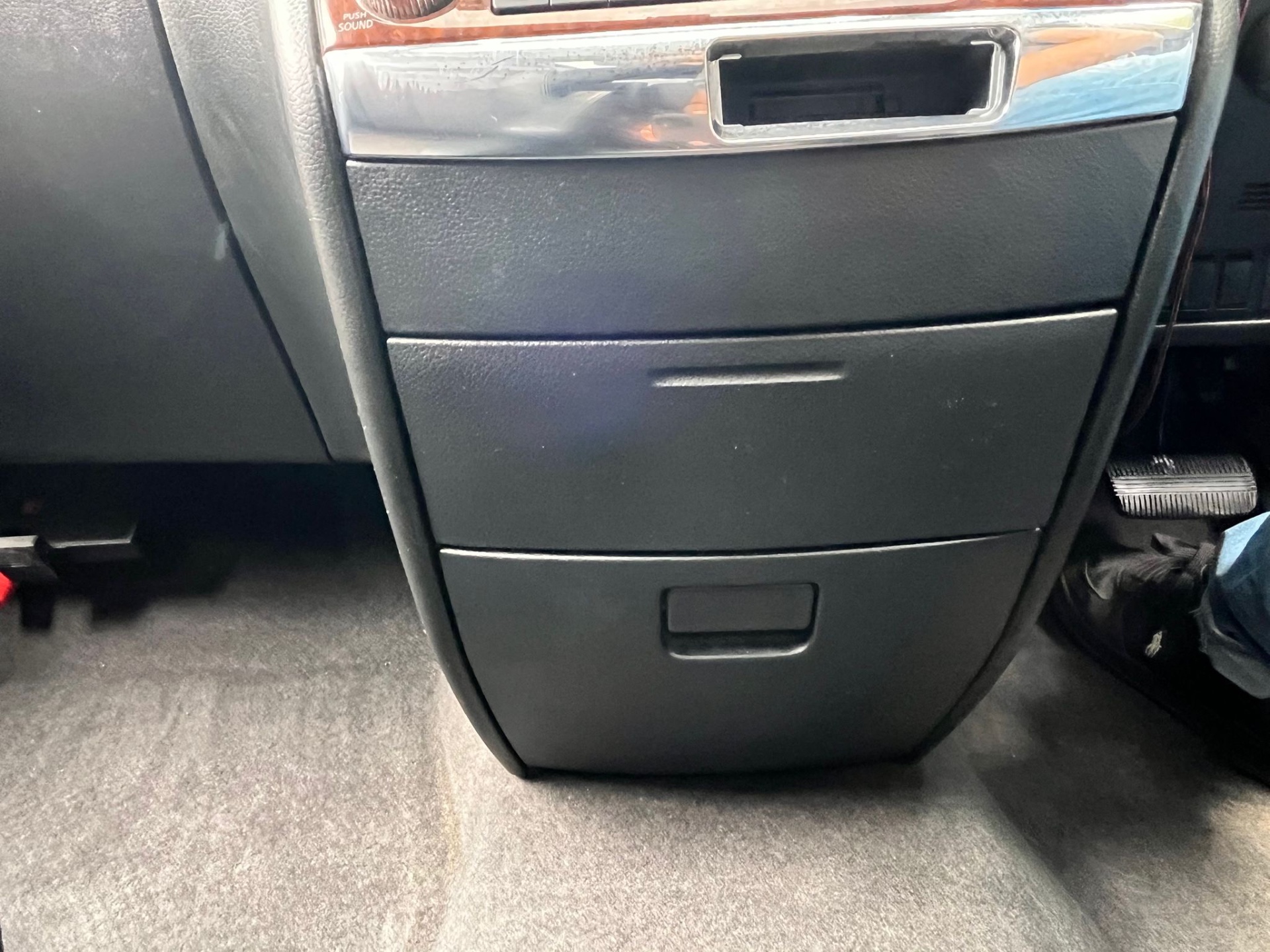 NISSAN ELGRAND 3.5 V6 Auto 8 Seater mpv 4X4