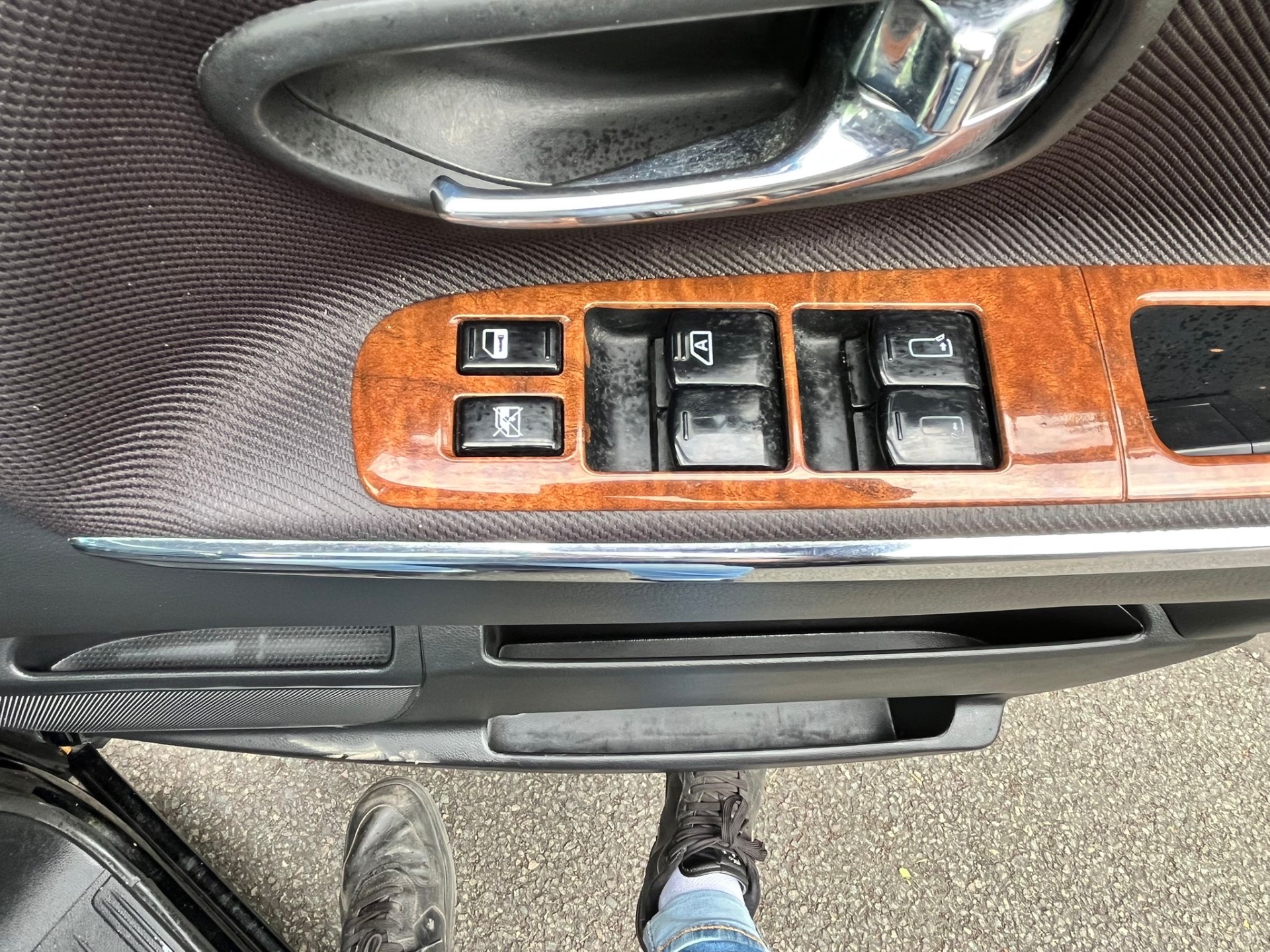 NISSAN ELGRAND 3.5 V6 Auto 8 Seater mpv 4X4