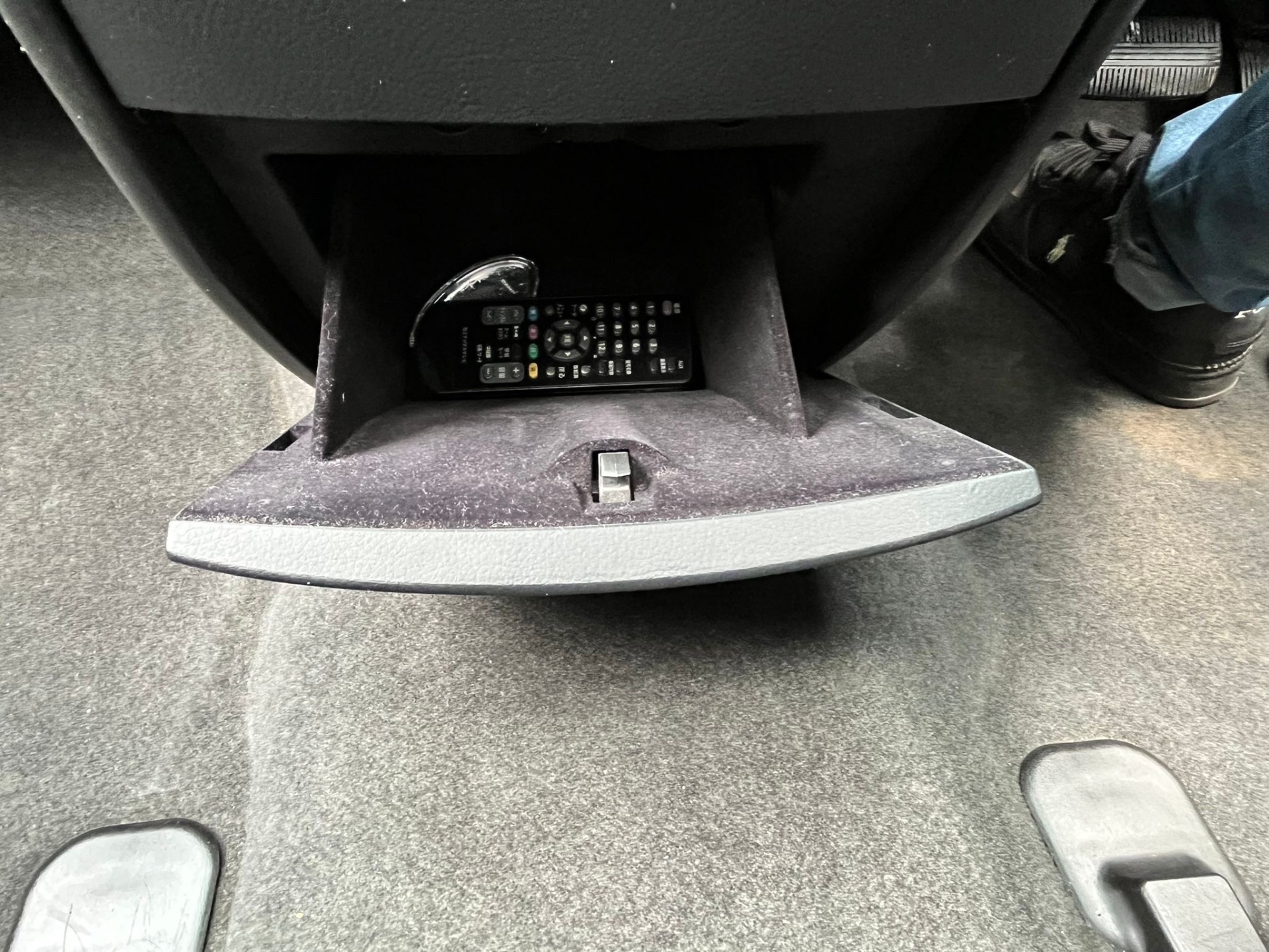 NISSAN ELGRAND 3.5 V6 Auto 8 Seater mpv 4X4