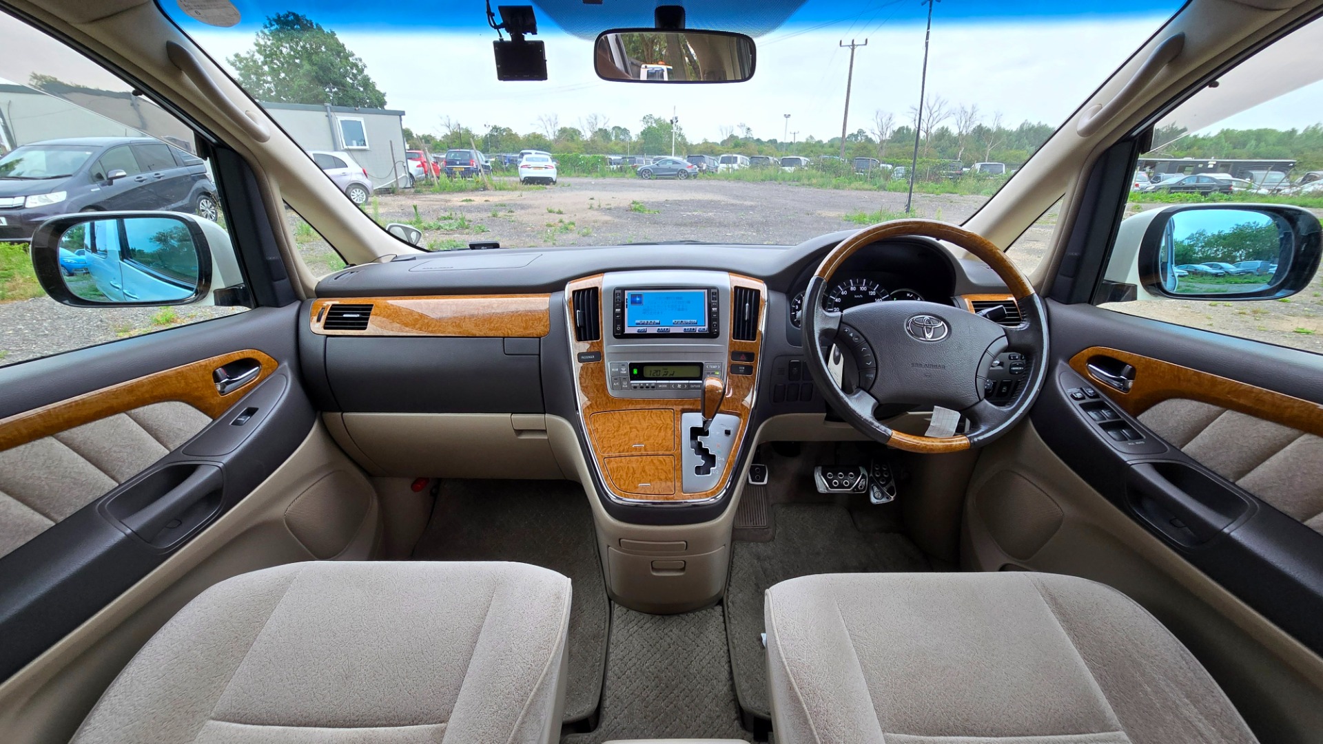 TOYOTA ALPHARD 3.0 Auto V6 8 Seater MPV