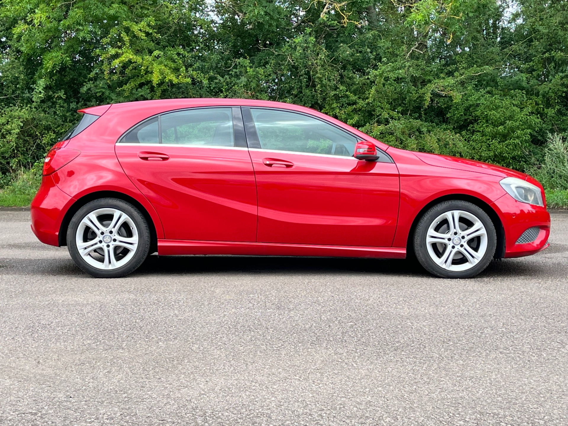 MERCEDES-BENZ A-CLASS A180