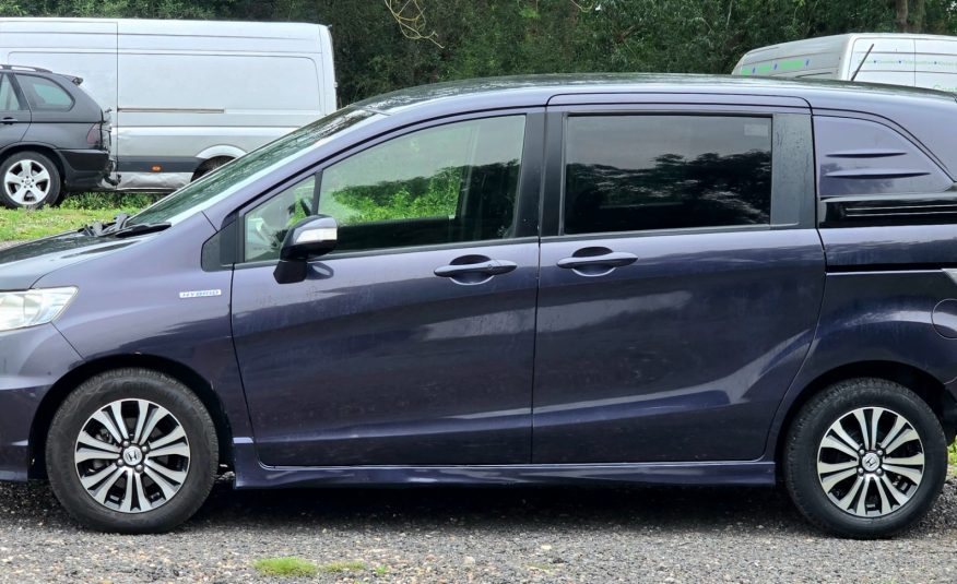 HONDA FREED SPIKE HYBRID 1.5 Auto 5 Seater MPV