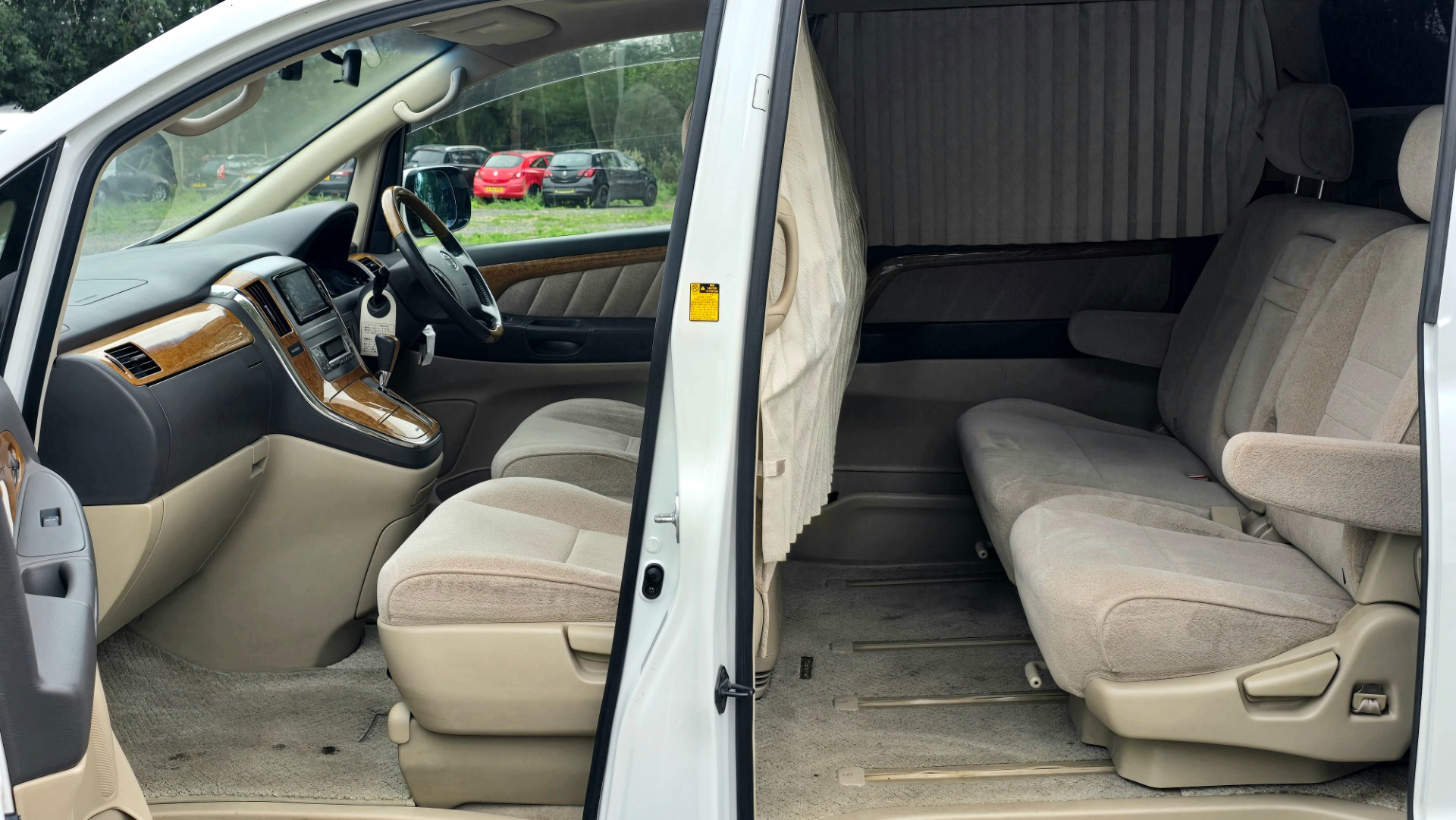 TOYOTA ALPHARD 3.0 Auto V6 8 Seater MPV