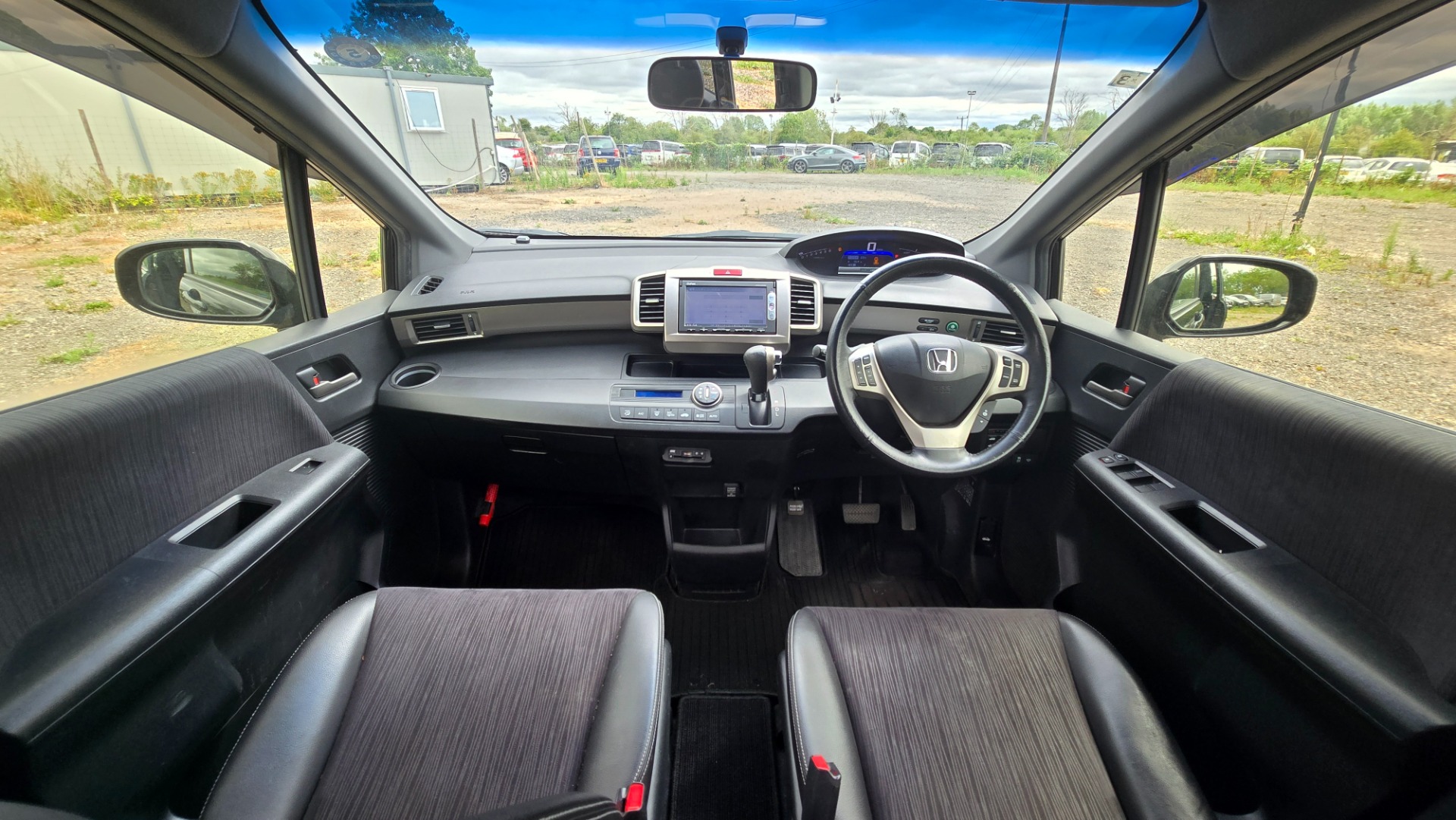 HONDA FREED SPIKE HYBRID 1.5 Auto 5 Seater MPV
