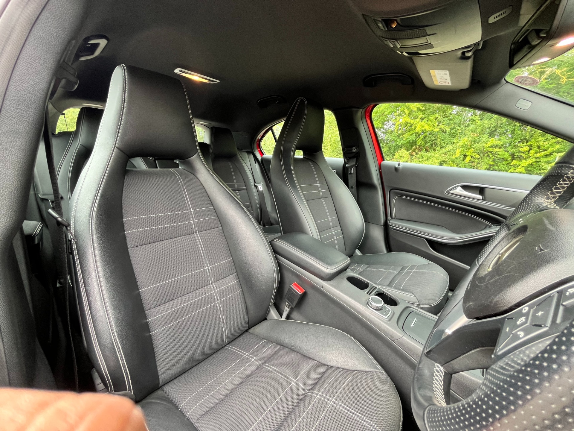 MERCEDES-BENZ A-CLASS A180