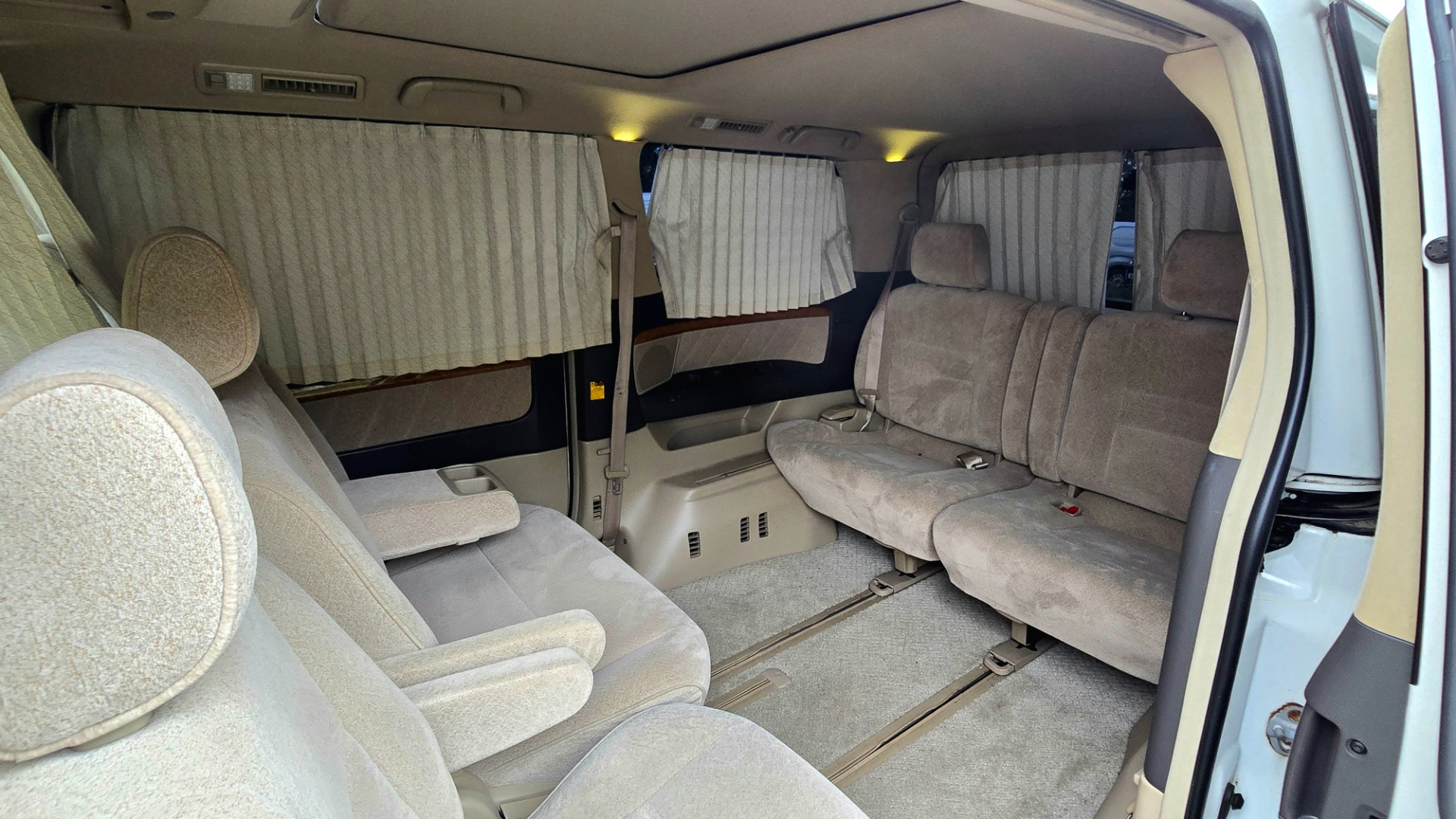 TOYOTA ALPHARD 3.0 Auto V6 8 Seater MPV