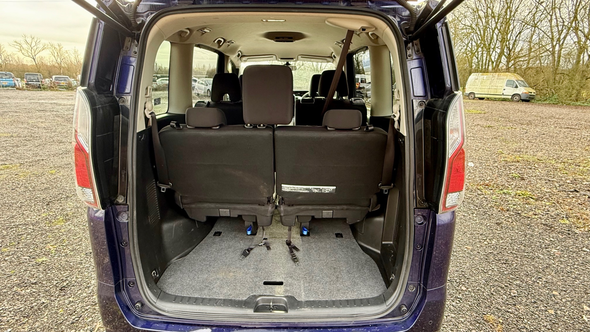 NISSAN SERENA 2.0h Auto 8 Seater Hybrid