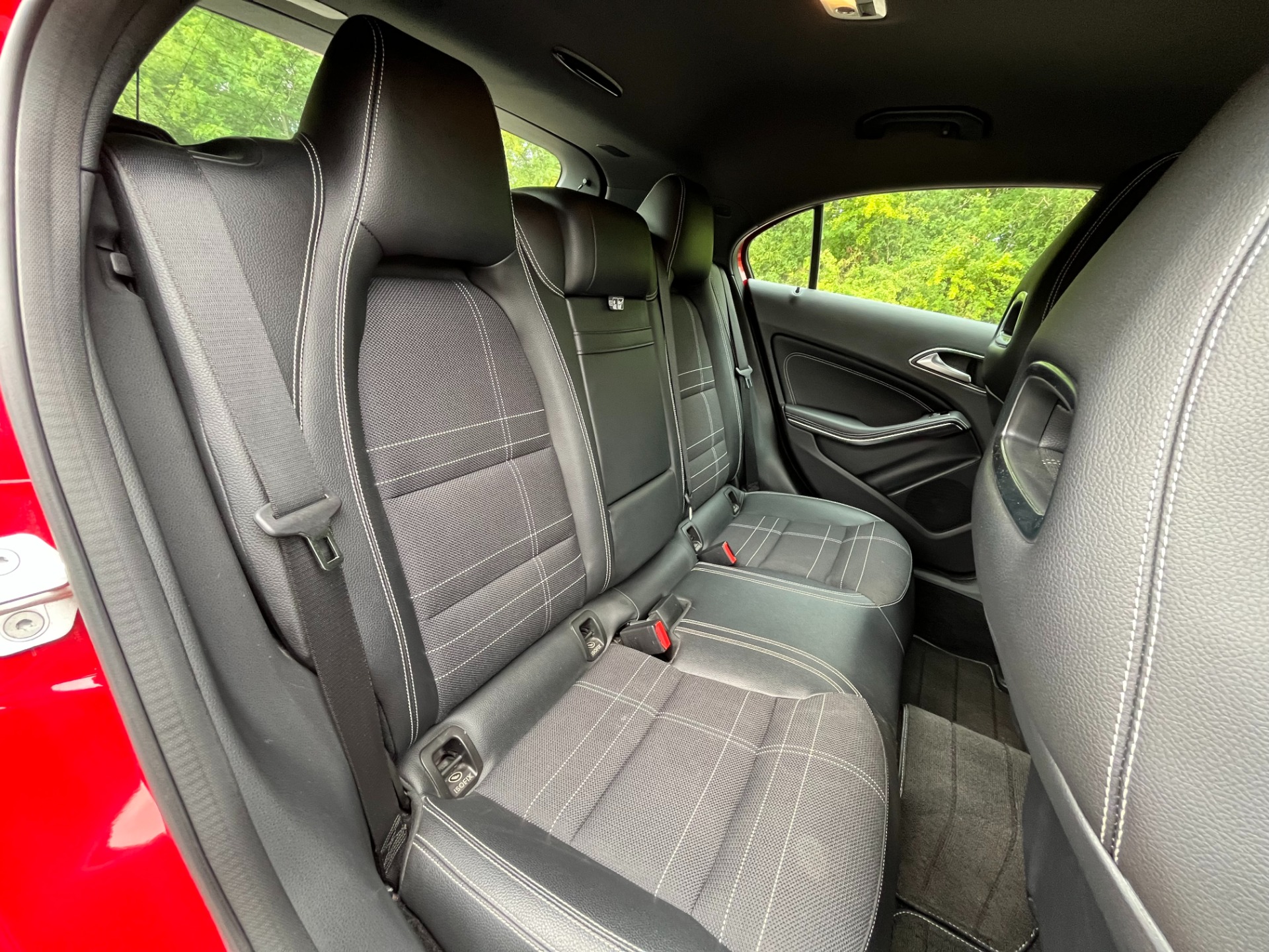 MERCEDES-BENZ A-CLASS A180