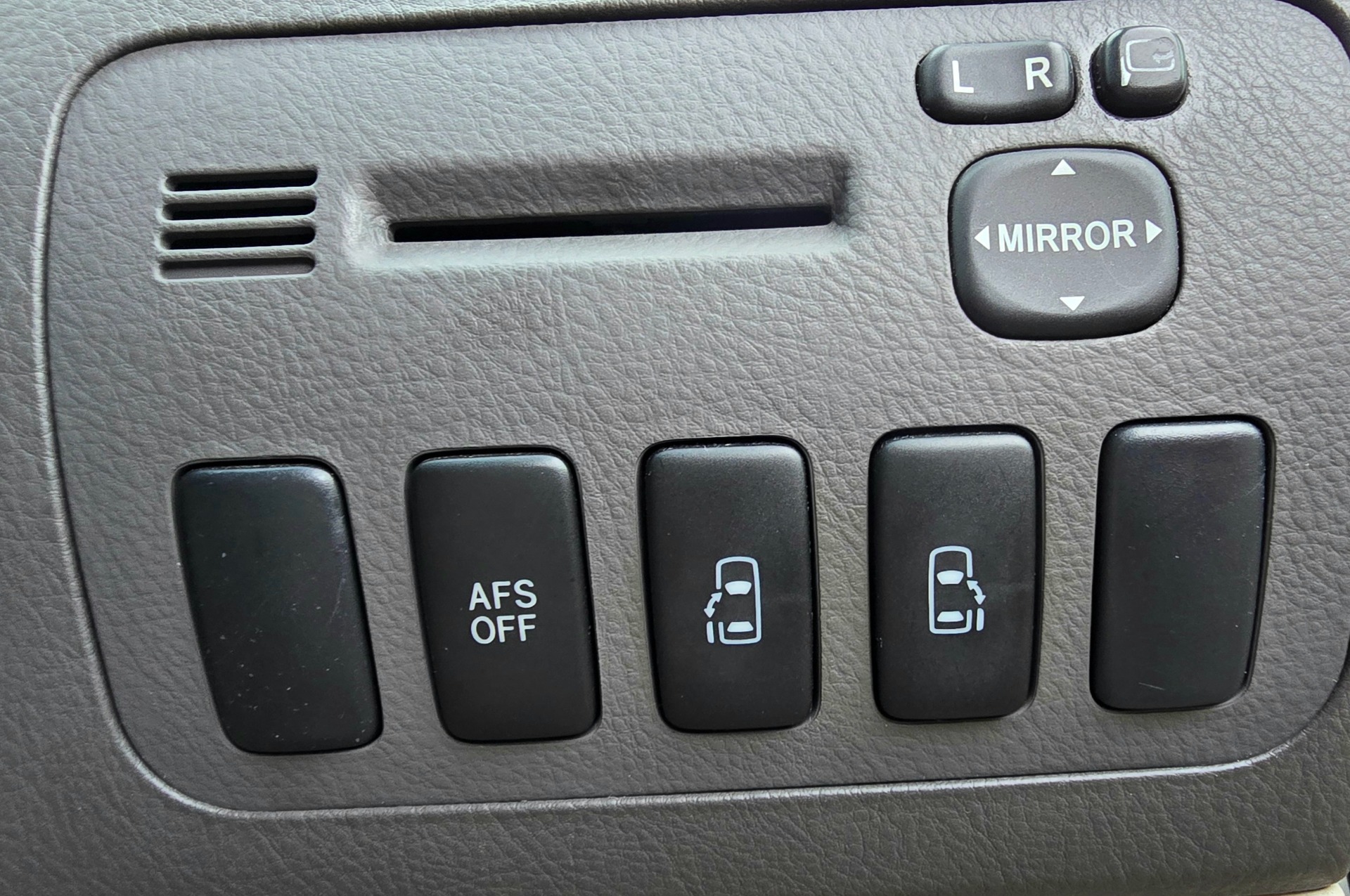 TOYOTA ALPHARD 3.0 Auto V6 8 Seater MPV