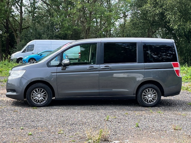Honda Stepwagn 4WD 2.0L Automatic MPV