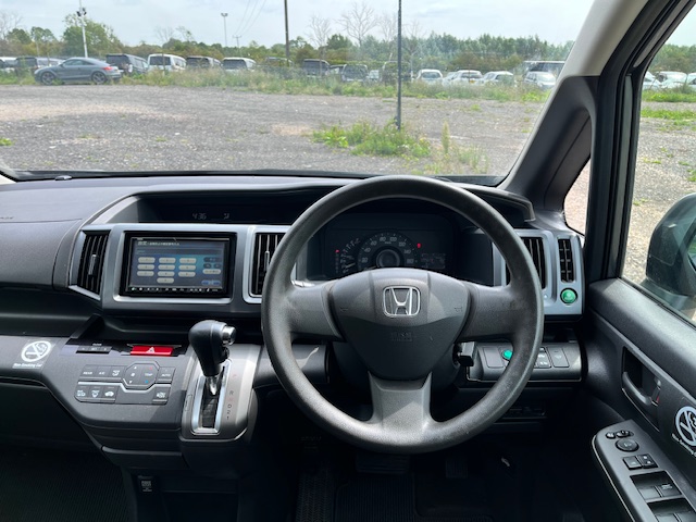 Honda Stepwagn 4WD 2.0L Automatic MPV