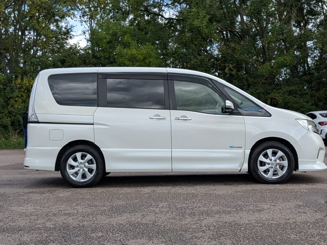 Nissan Serena HighWay Star PureDrive 2.0 Automatic MPV