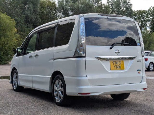 Nissan Serena HighWay Star PureDrive 2.0 Automatic MPV
