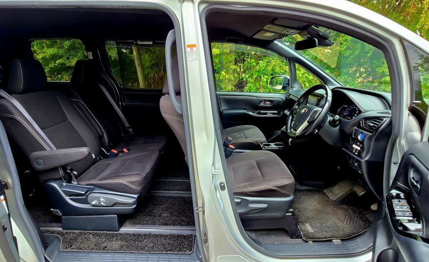 TOYOTA VOXYESQUIRE 1.8h Auto Euro 6 7 Seater Hybrid MPV Cruise Control Ulez Compliant