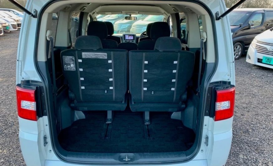MITSUBISHI DELICA D5 2.4 Auto 8 Seater MPV 4X4