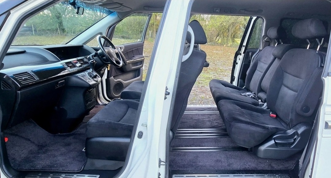 HONDA ELYSION Prestige Edition 2.4 Auto 8 Seater MPV