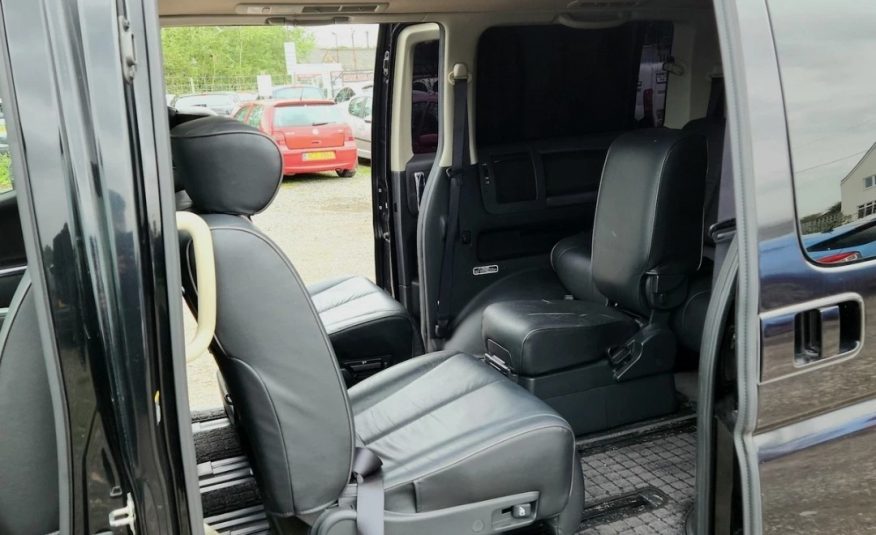 NISSAN ELGRAND HighwayStar ME51 2.5 V6 Auto 8 Seater