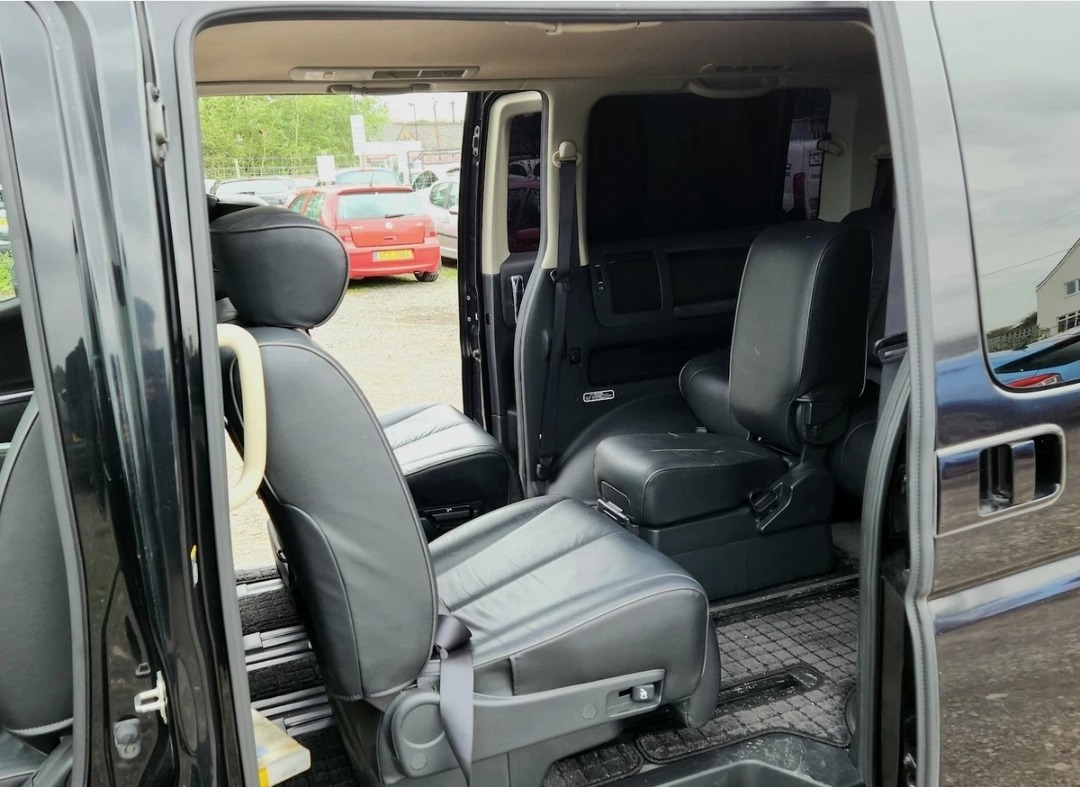 NISSAN ELGRAND HighwayStar ME51 2.5 V6 Auto 8 Seater