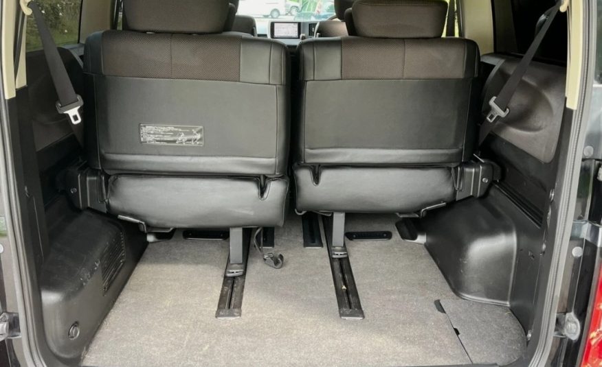 NISSAN ELGRAND Highway Star 3.5 V6 Auto 8 Seater 4X4