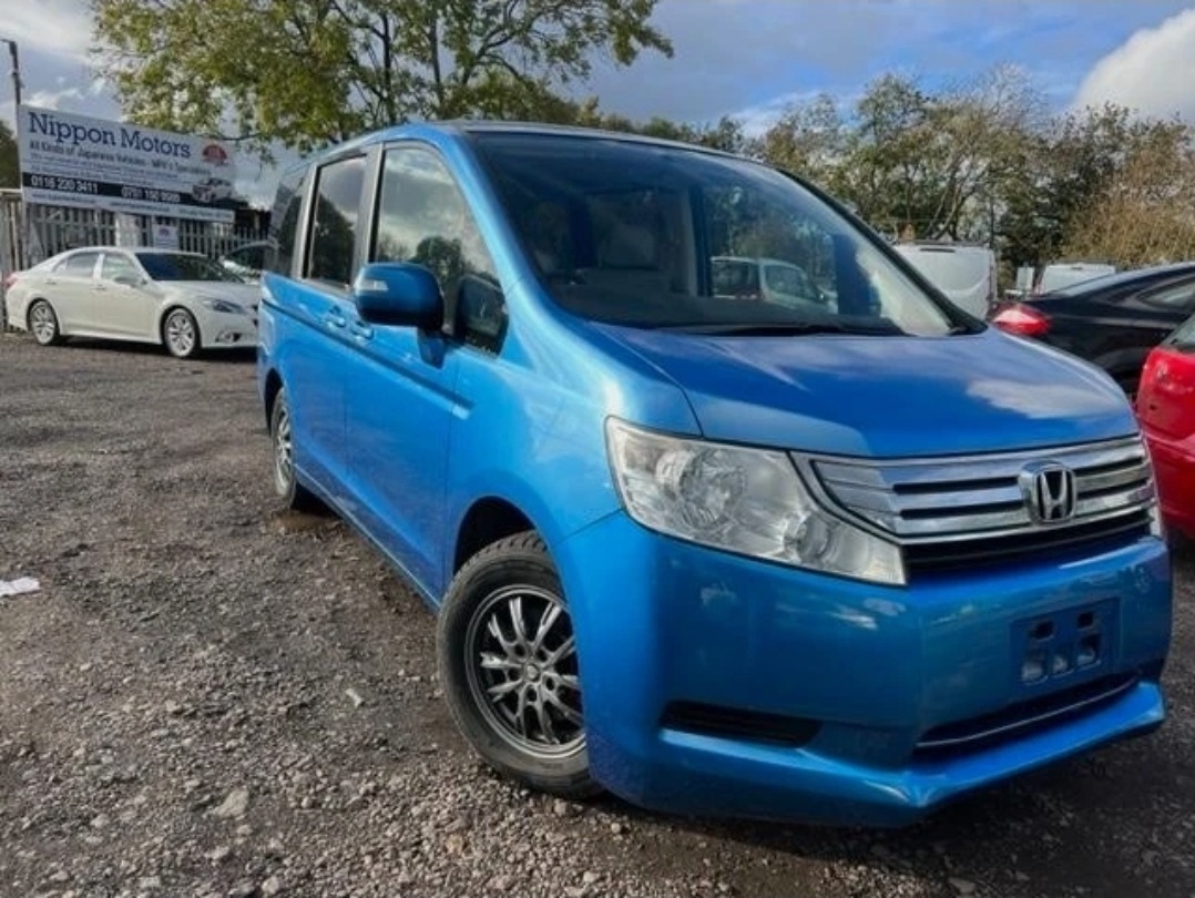 HONDA STEPWAGON 2.0 Auto MPV Dual Powerslide Doors 8 Seats
