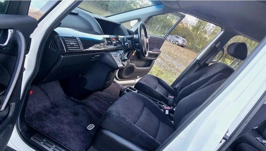 HONDA ELYSION Prestige Edition 2.4 Auto 8 Seater MPV