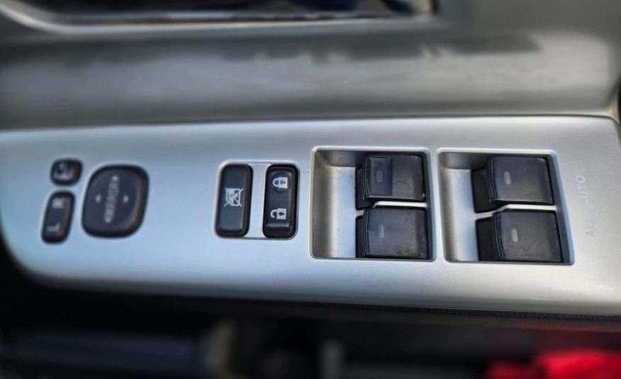 TOYOTA NOAH Fresh Import 2.0 Auto 7 Seater