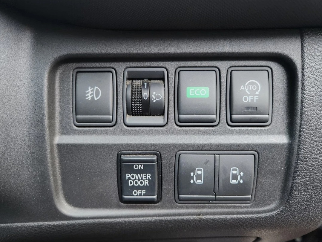 NISSAN SERENA New Shape 2.0L Auto S-Hybrid 8 Seater MPV