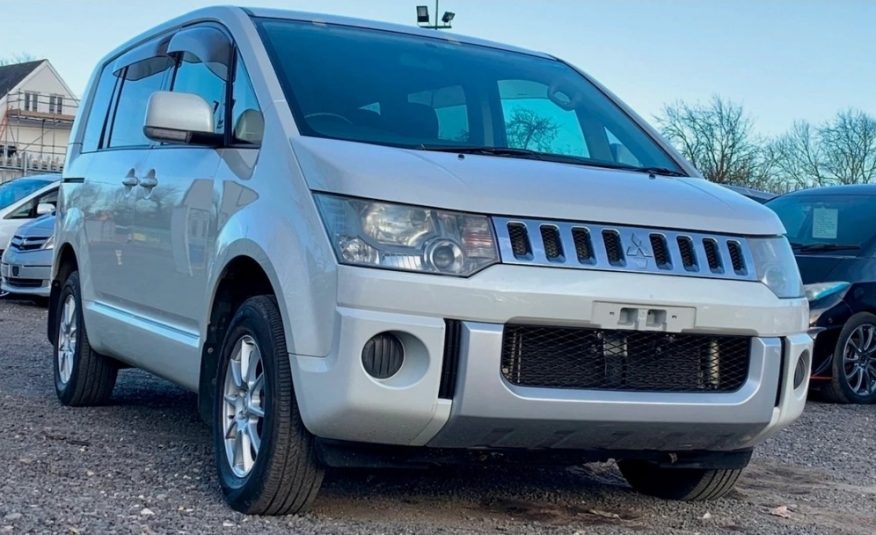 MITSUBISHI DELICA D5 2.4 Auto 8 Seater MPV 4X4