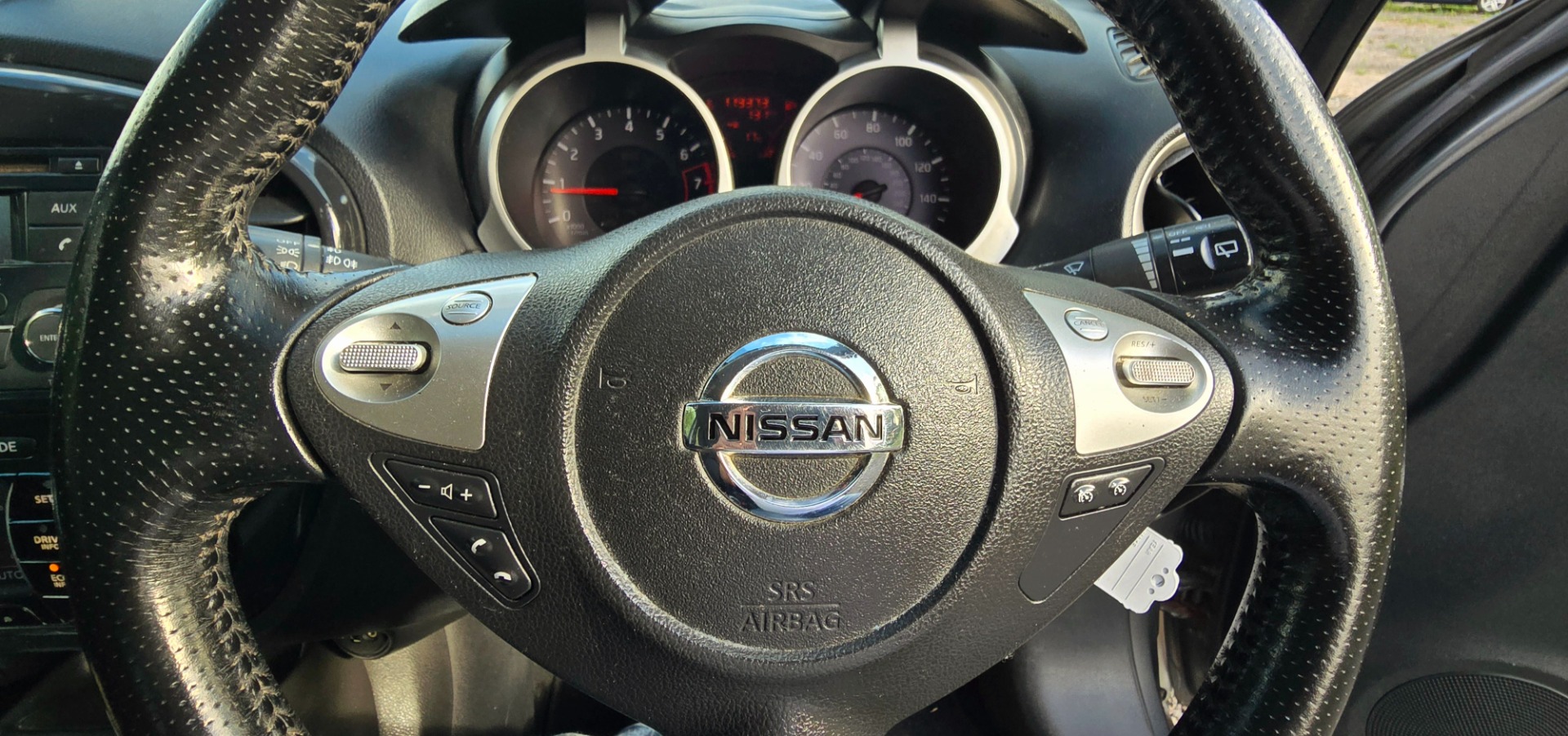 NISSAN JUKE 1.6 Acenta SUV 5dr Petrol Manual Euro 5 (117 ps) MD Service History