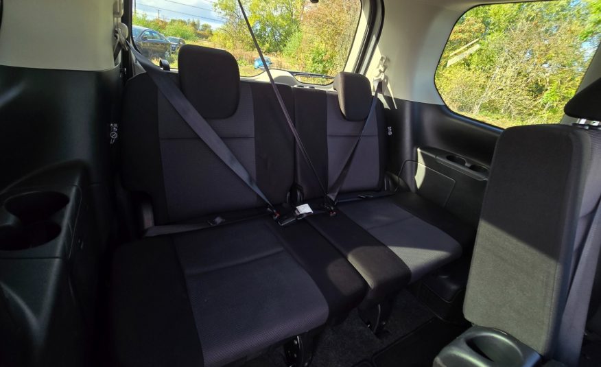 NISSAN SERENA HighwayStar 2.0h Auto 8 Seater S-Hybrid MPV Ulez Compliant